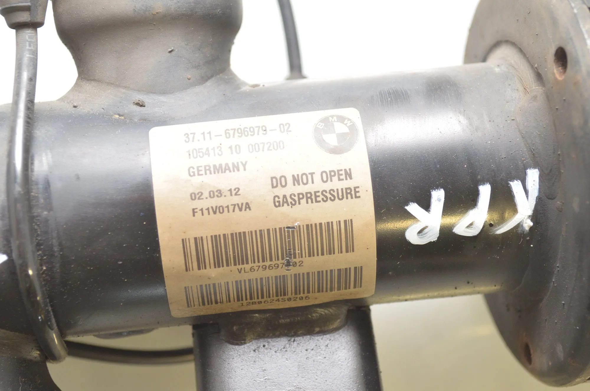 Front Left Shock Absorber – OEM 6796979 · BMW 5 Touring (F11) 530 d 2012 – 5