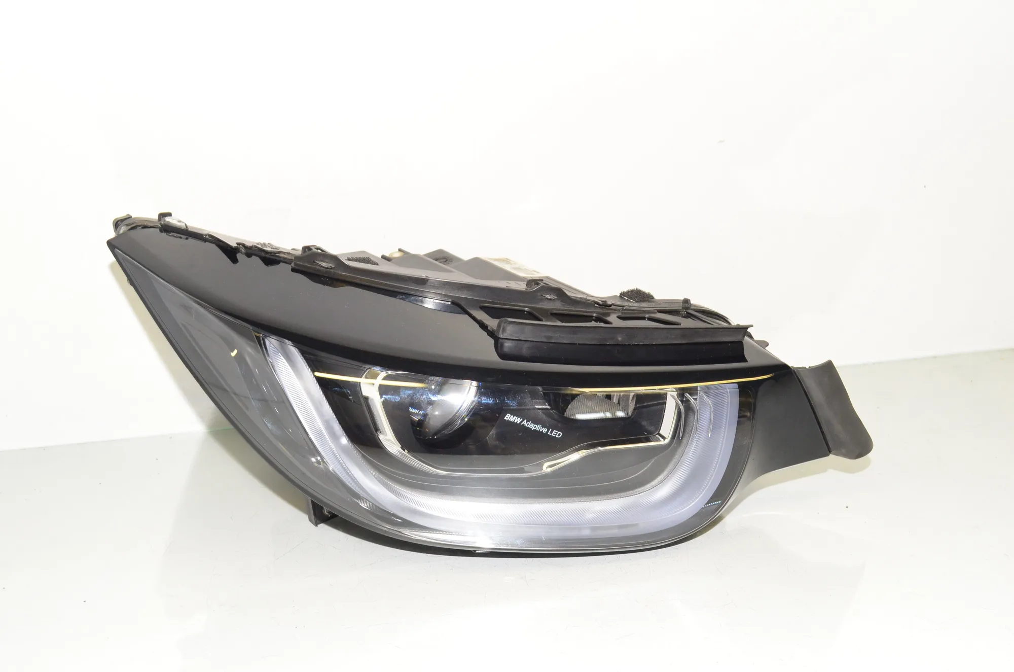 Front Right Headlight – OEM 9853420 · BMW i3 (I01) s Electric 2022