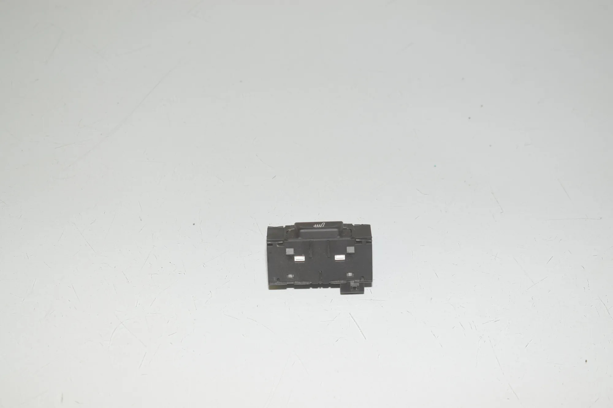 Seat Heating Switch – OEM 6828057 · BMW X5 (G05) (2018 - -) xDrive M 50 d 2019 – 2