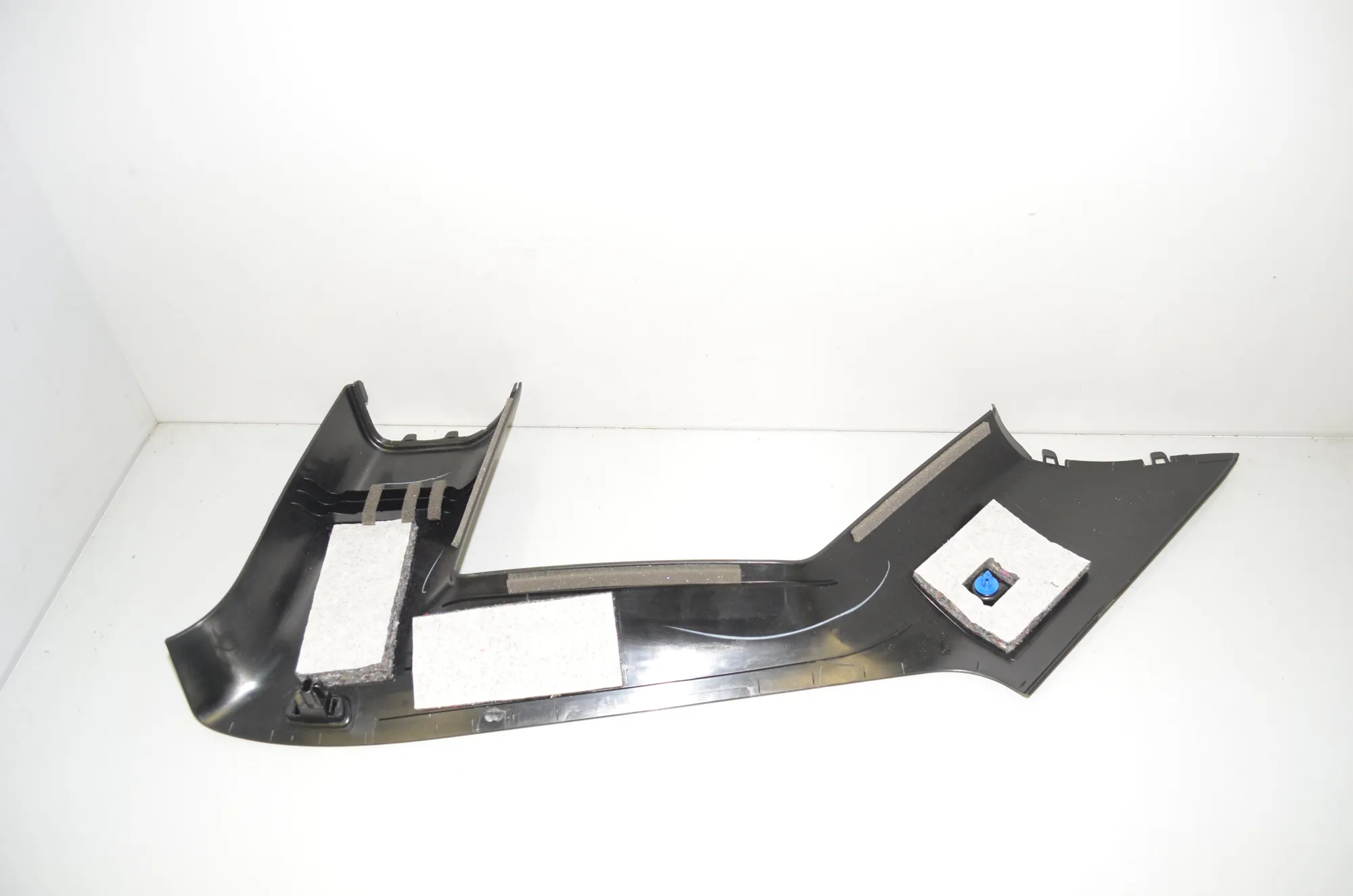 Right Side Pillar Trim – OEM 7275670 · BMW i3 (I01) s Electric 2022 – 4
