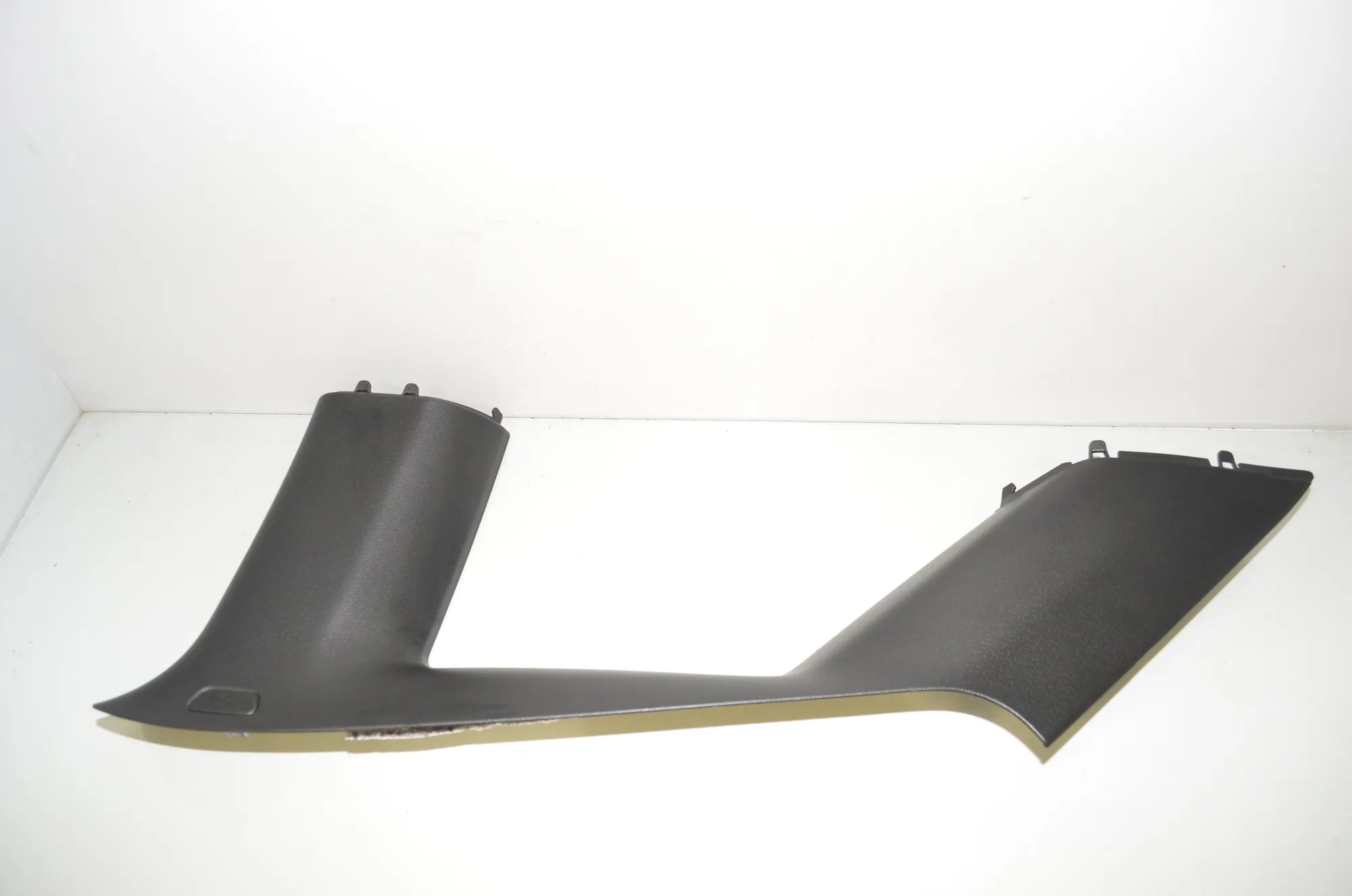 Rear Left Pillar Trim – OEM 7275669 · BMW i3 (I01) s Electric 2022 – 2