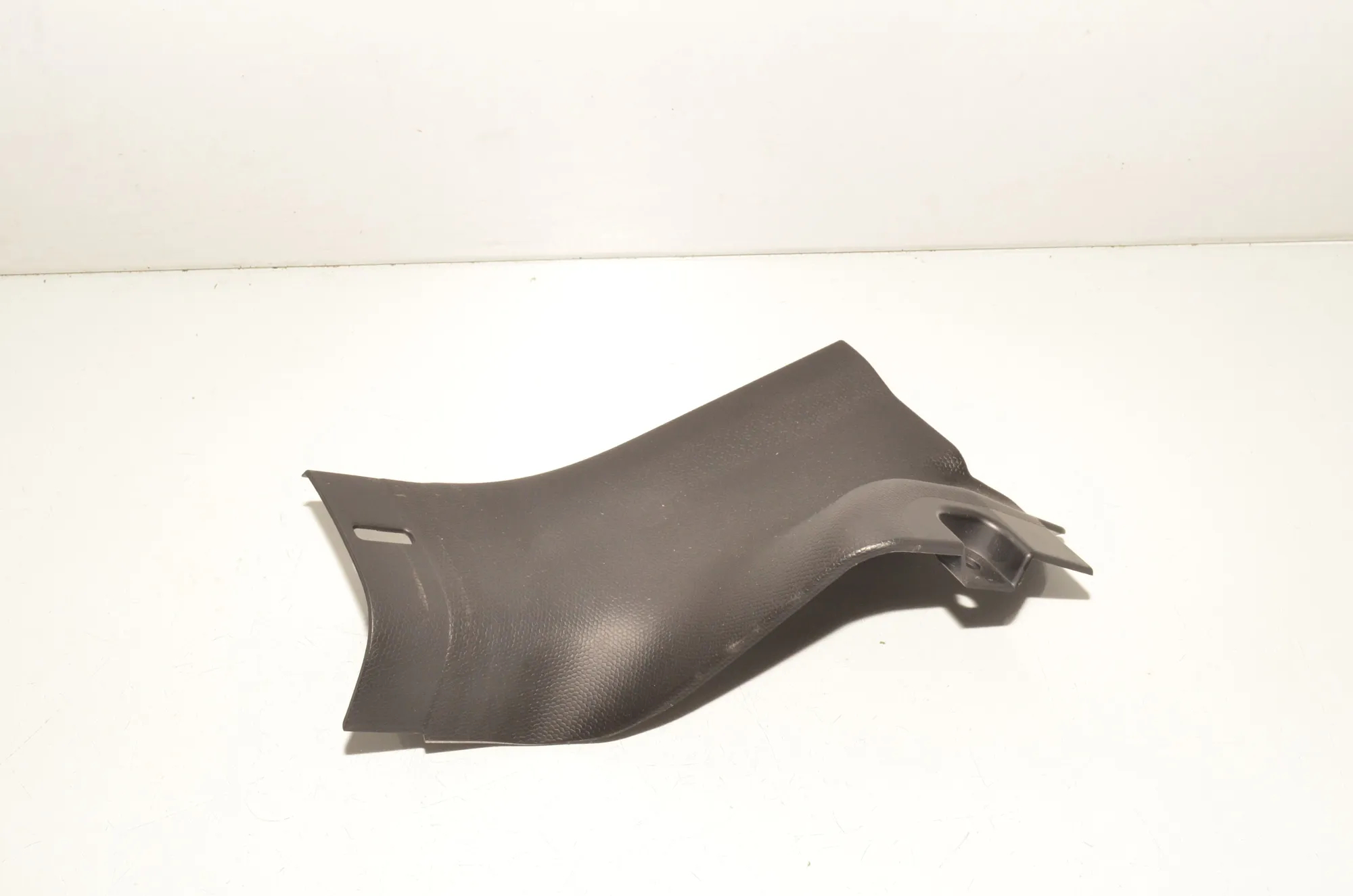 Rear Right Interior Step Trim – OEM 7272382 · BMW i3 (I01) s Electric 2022 – 2