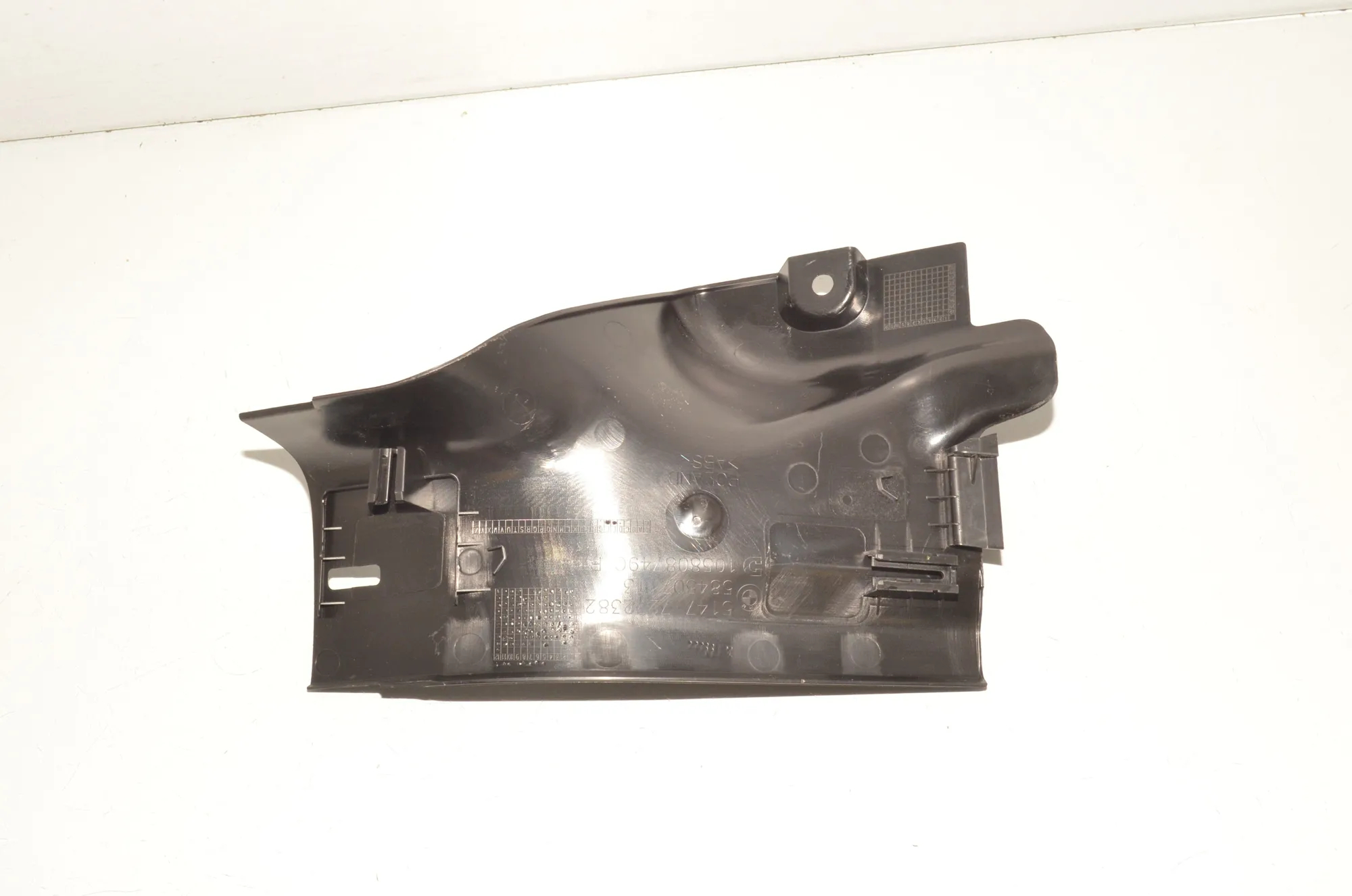 Rear Right Interior Step Trim – OEM 7272382 · BMW i3 (I01) s Electric 2022 – 3