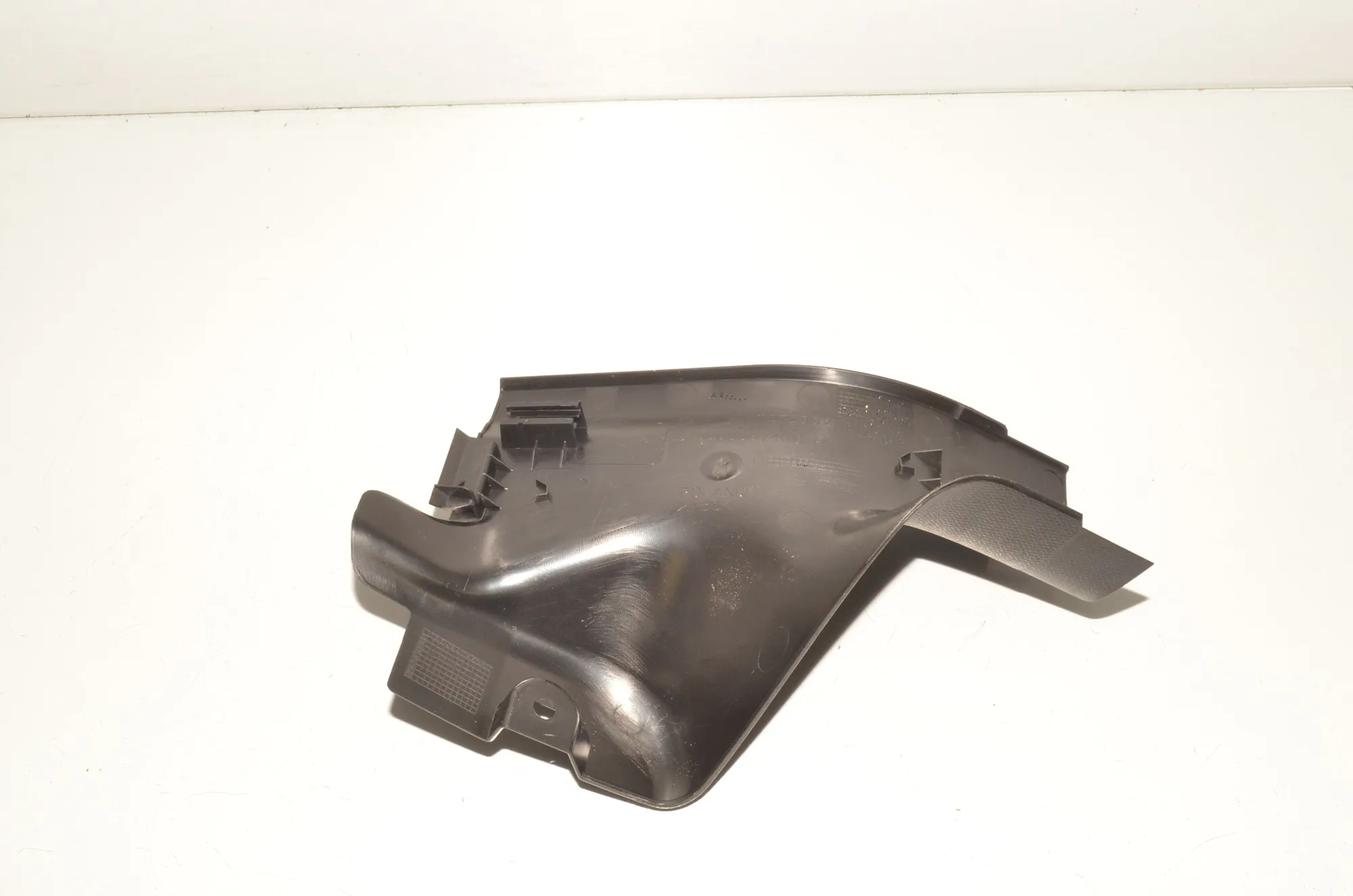 Rear Right Interior Step Trim – OEM 7272382 · BMW i3 (I01) s Electric 2022 – 4