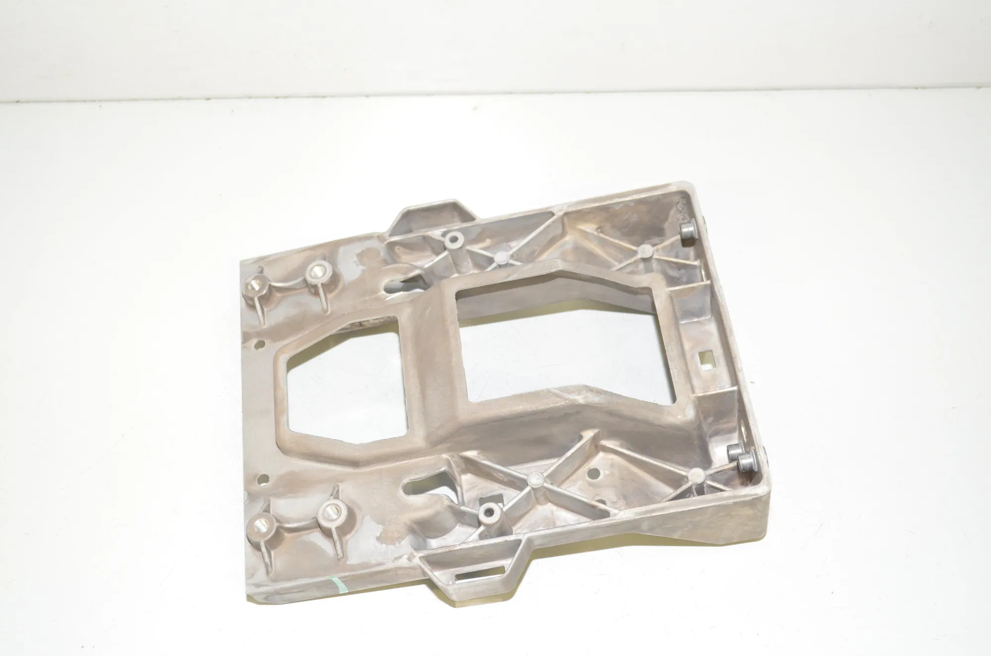 Bracket – OEM 8500590 · BMW i3 (I01) s Electric 2022 – 3