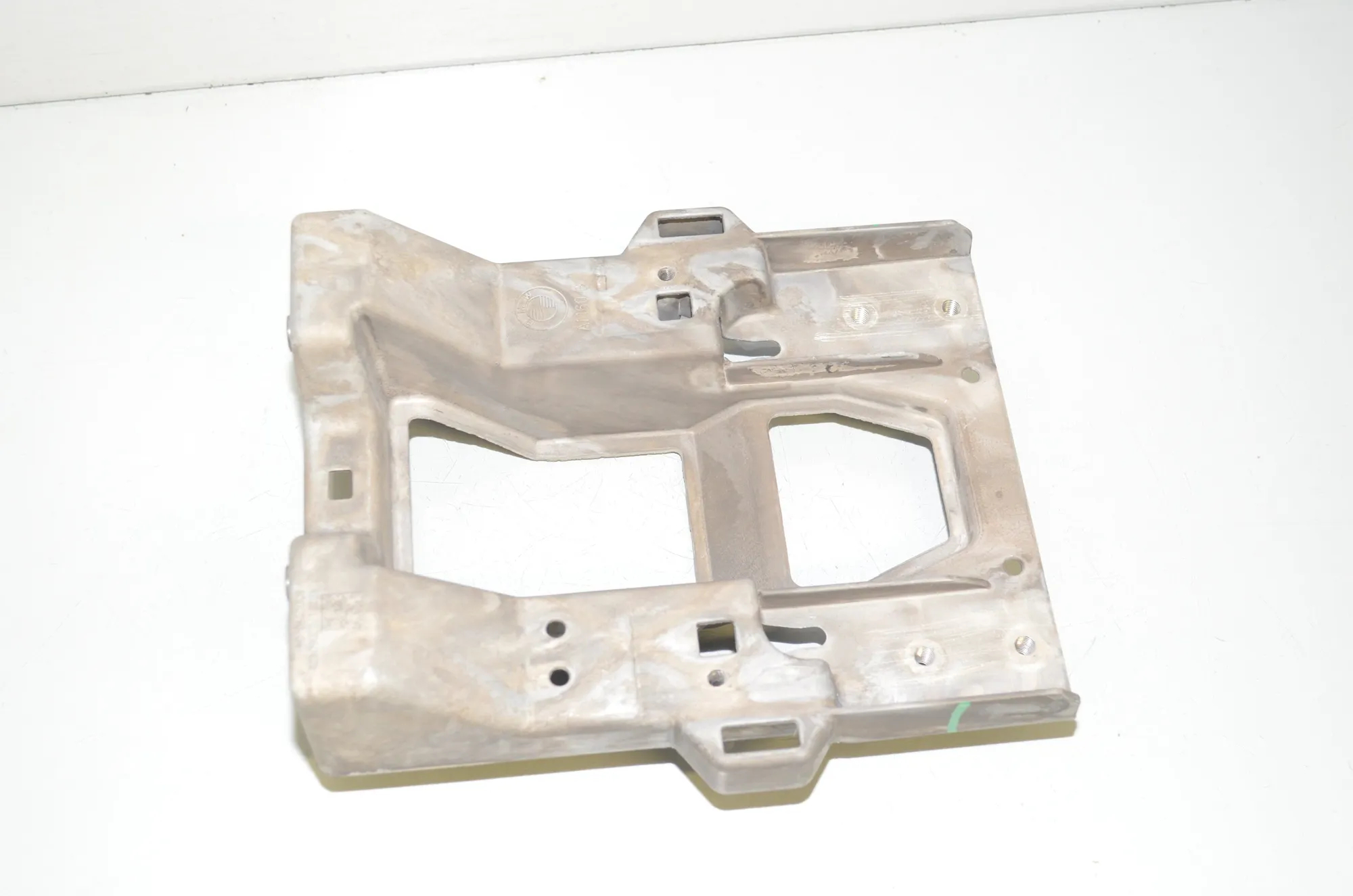 Bracket – OEM 8500590 · BMW i3 (I01) s Electric 2022