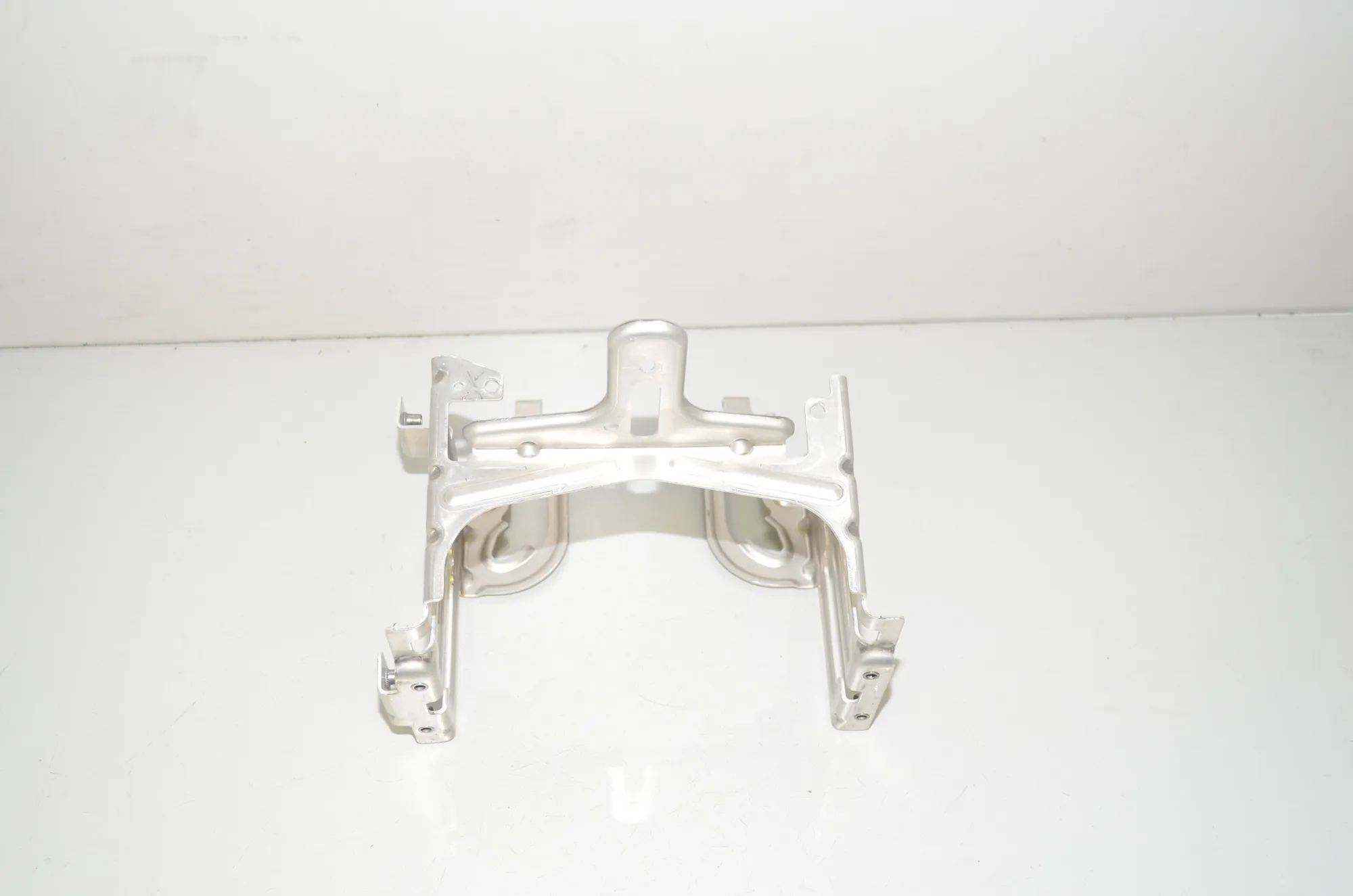 Bracket – OEM 9251523 · BMW i3 (I01) s Electric 2022 – 3