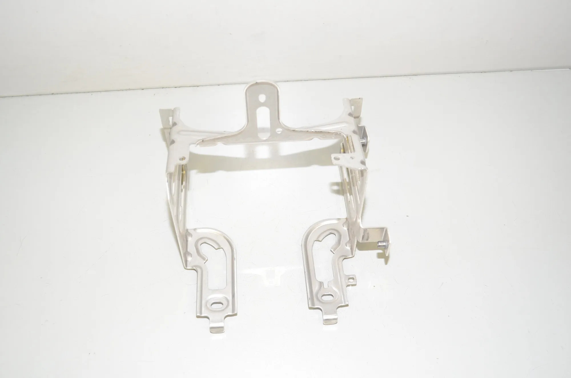 Bracket – OEM 9251523 · BMW i3 (I01) s Electric 2022 – 4