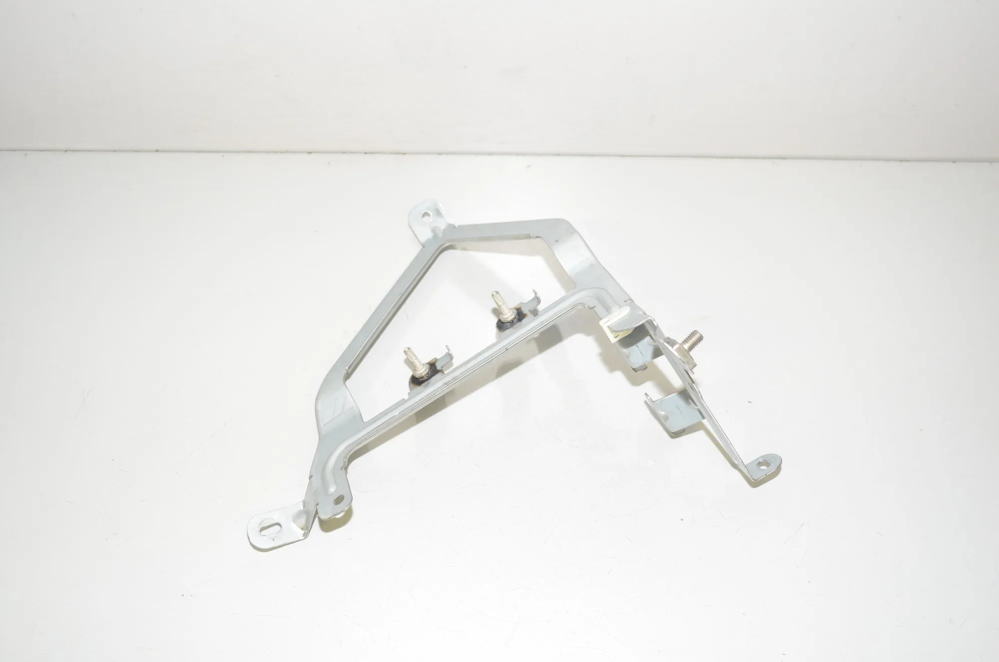 Bracket – OEM 9269844 · BMW i3 (I01) s Electric 2022 – 4