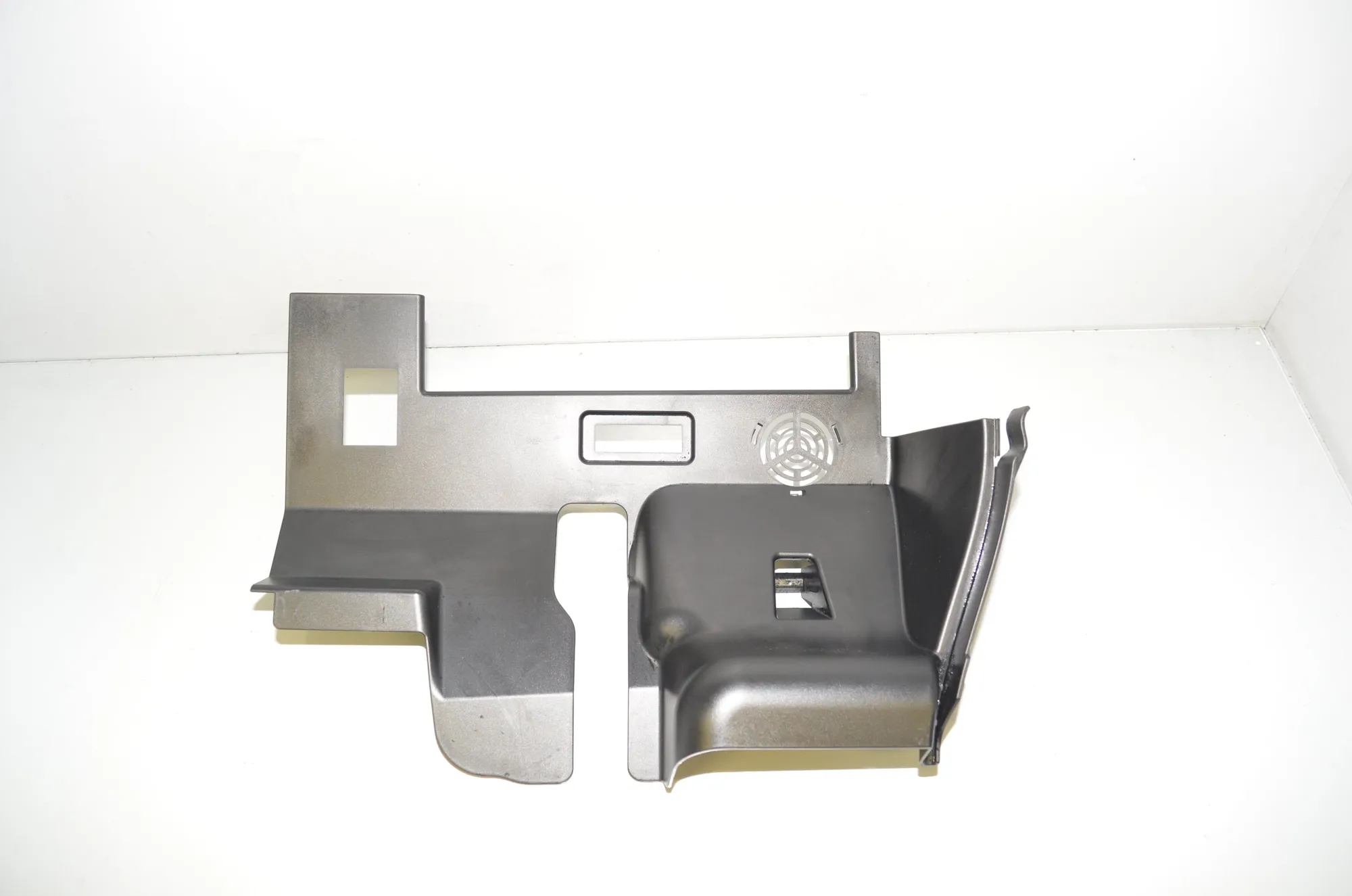 Dashboard Lower Trim – OEM 9283030 · BMW i3 (I01) s Electric 2022