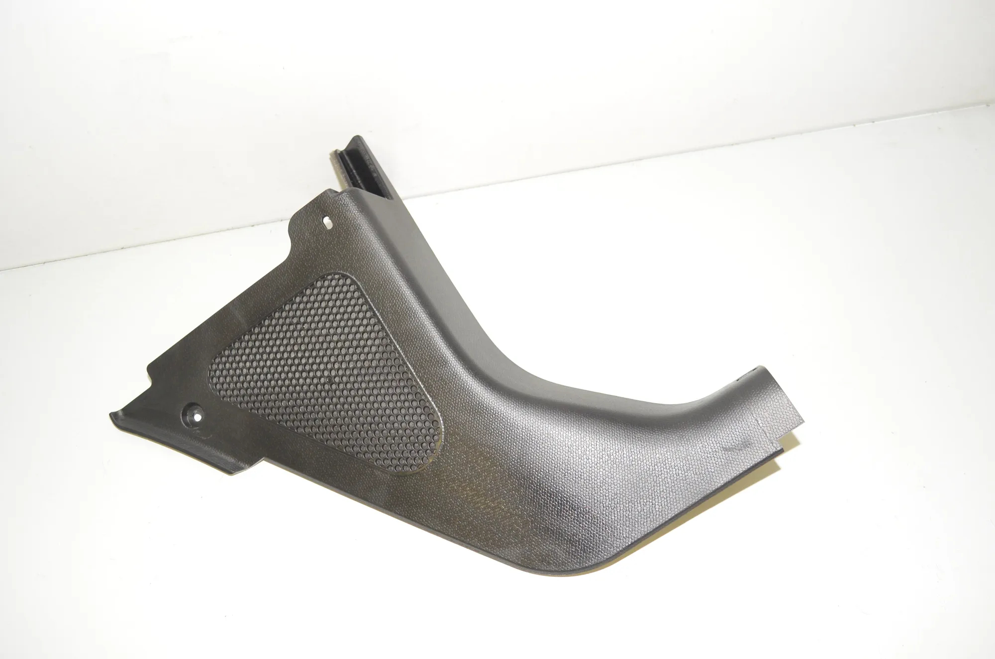 Front Right Interior Step Trim – OEM 7272418 · BMW i3 (I01) s Electric 2022