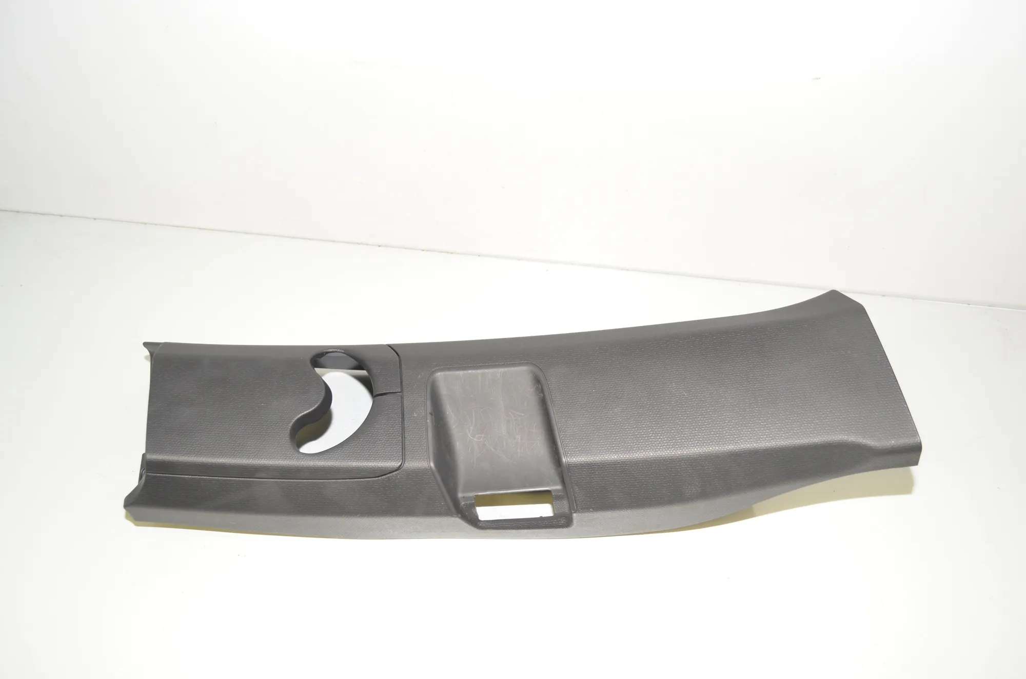 Right Side B Pillar Trim – OEM 7287936 · BMW i3 (I01) s Electric 2022 – 2