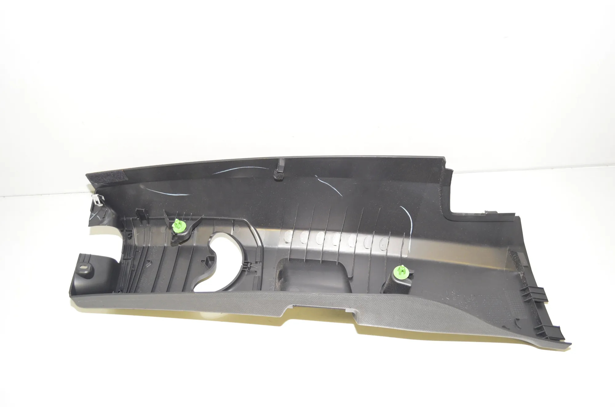 Left Side B Pillar Trim – OEM 7287935 · BMW i3 (I01) s Electric 2022 – 3