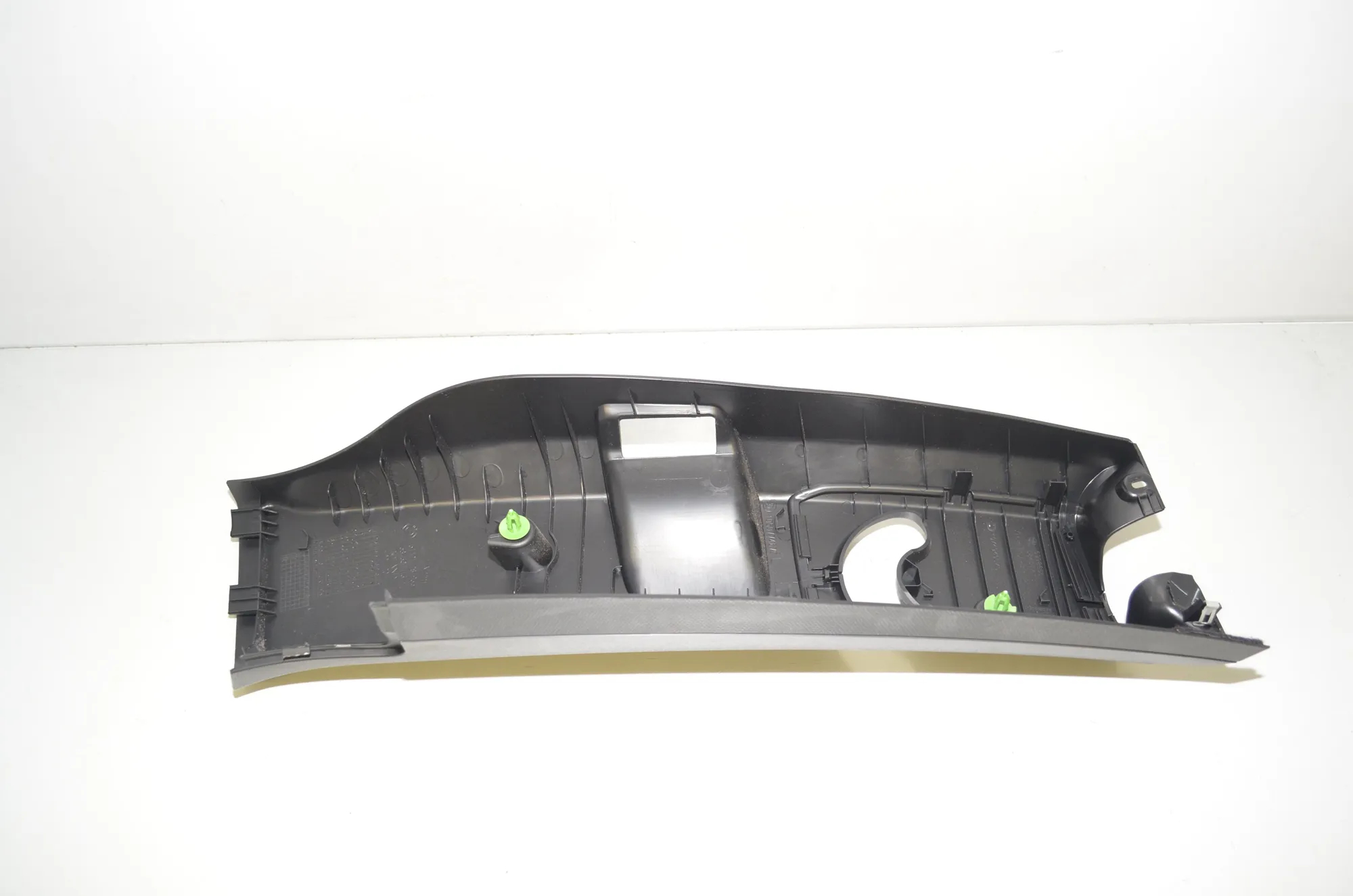 Left Side B Pillar Trim – OEM 7287935 · BMW i3 (I01) s Electric 2022 – 4