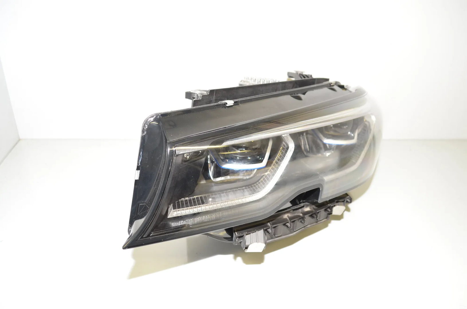 Front Left Headlight – OEM 9500915 · BMW 3 (G20, G28) (2018 - -) 330 e 2021 – 4