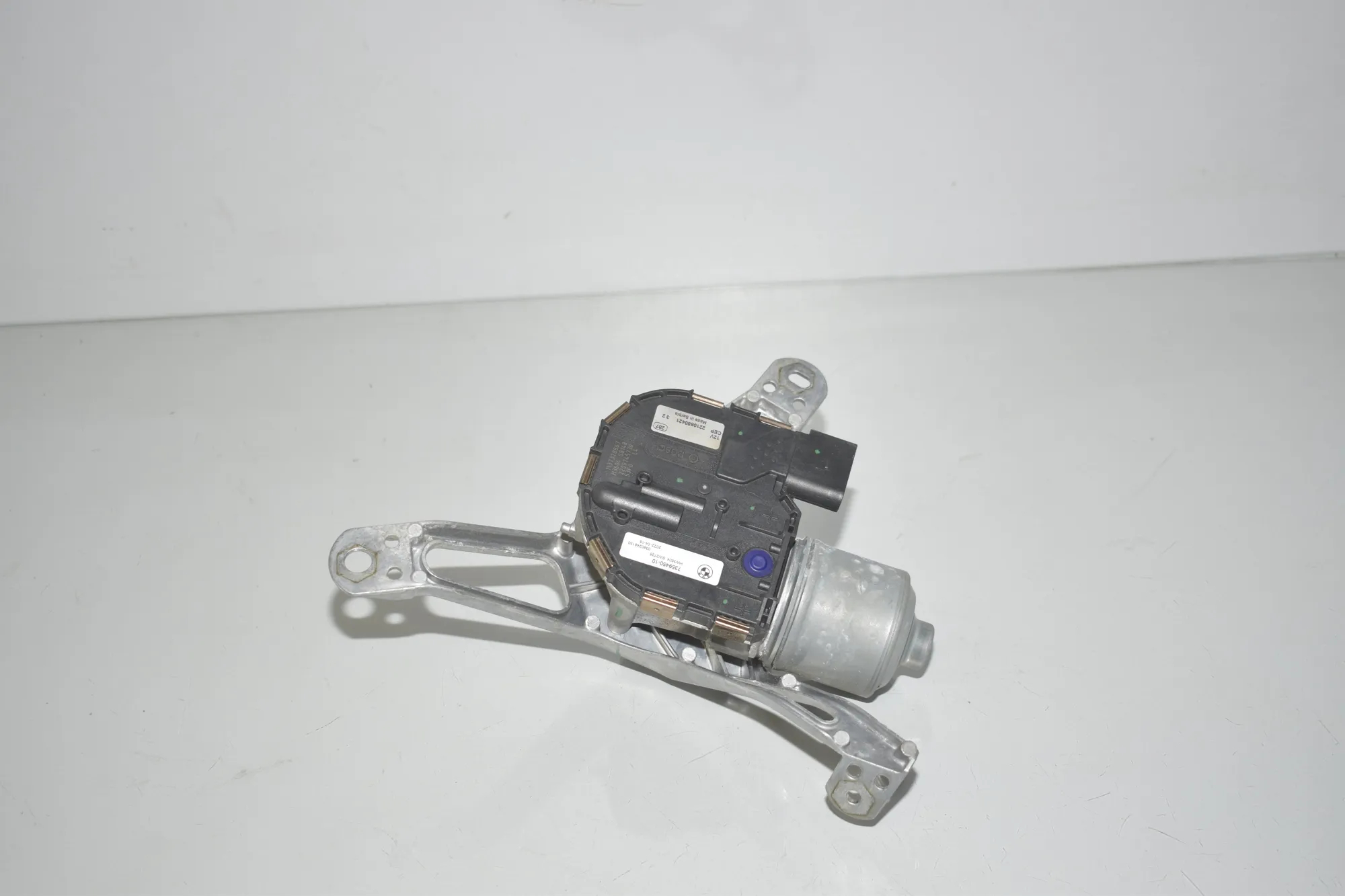 Front Windshield Wiper Mechanism – OEM 7359450-10 · BMW i3 (I01) s Electric 2022 – 5