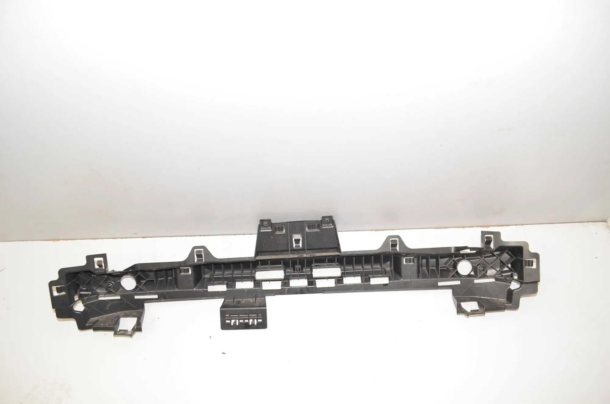 Rear Bumper Middle Bracket – OEM 7462344 · BMW i3 (I01) s Electric 2022 – 3