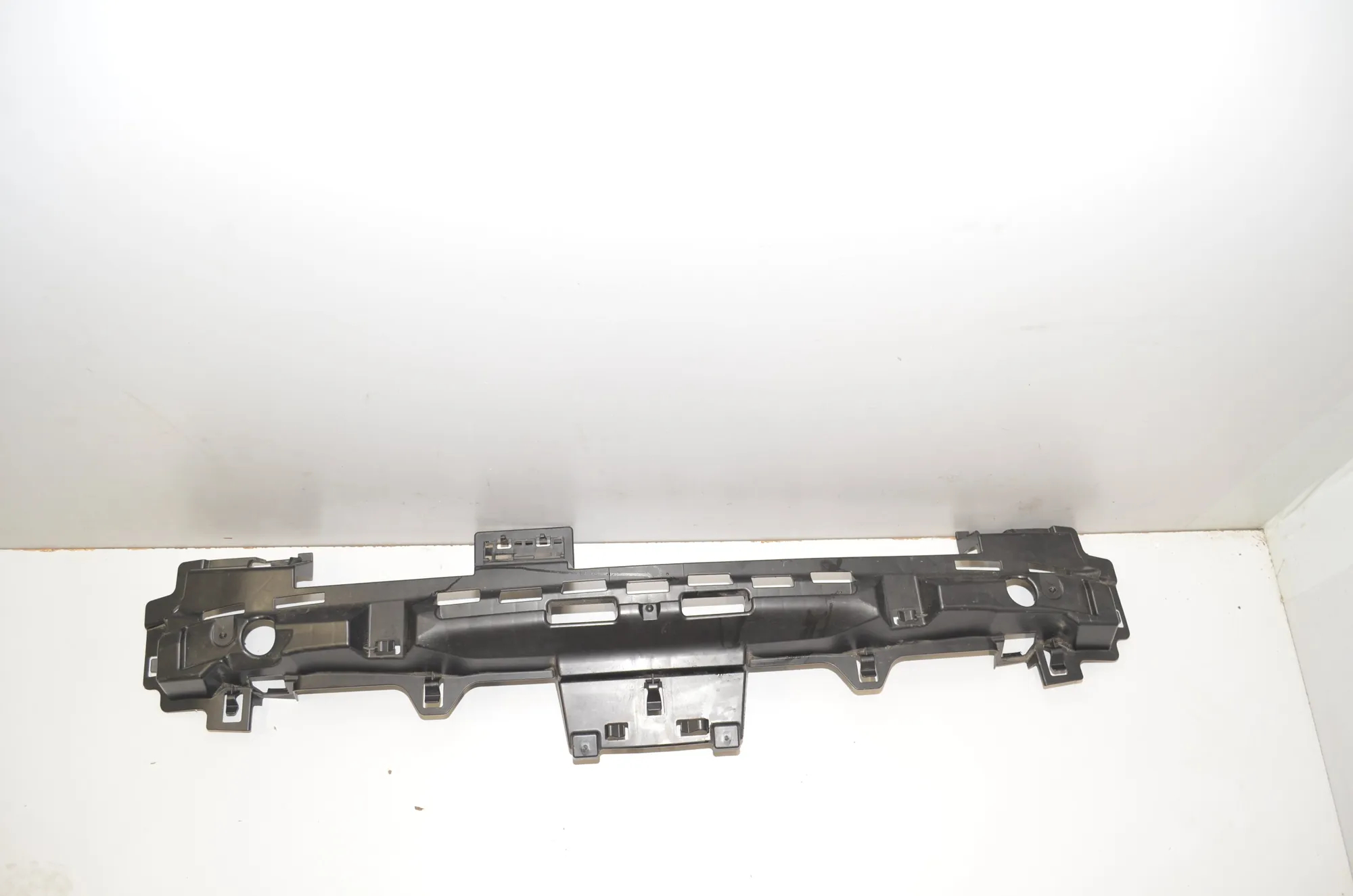 Rear Bumper Middle Bracket – OEM 7462344 · BMW i3 (I01) s Electric 2022 – 2