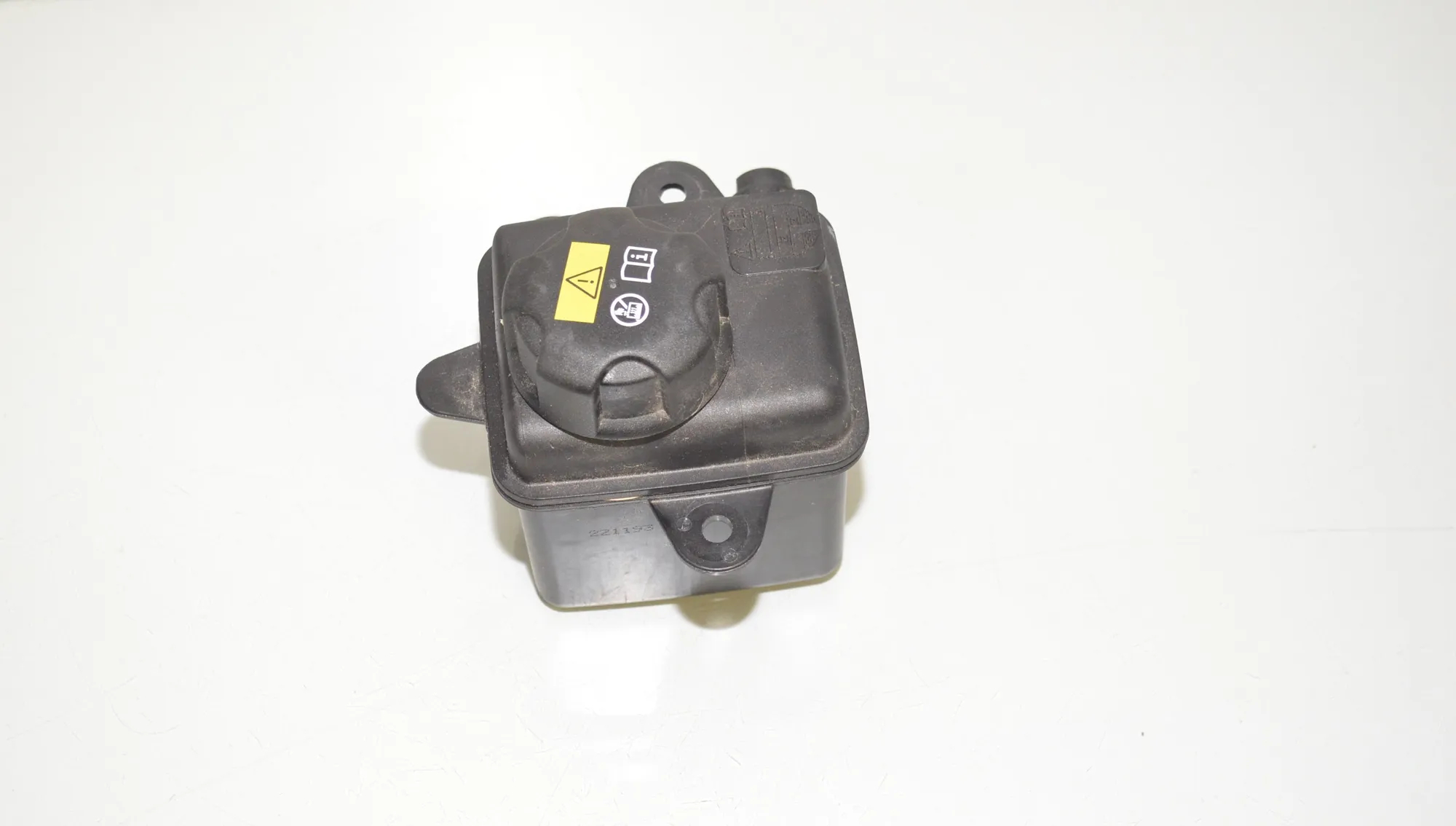 Expansion Tank – OEM 9327150 · BMW i3 (I01) s Electric 2022