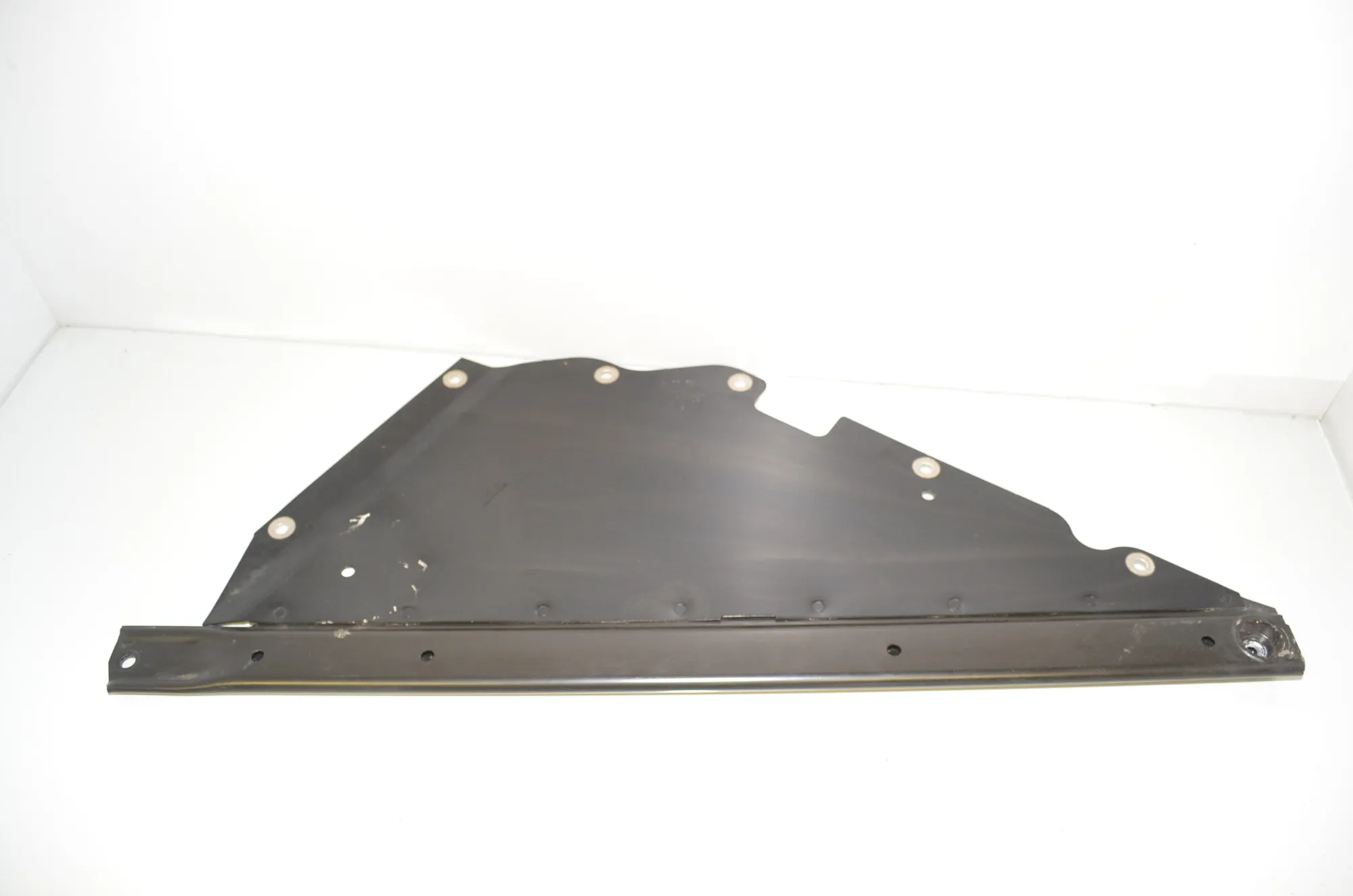 Other Underbody Cover – OEM 6859774 · BMW i3 (I01) s Electric 2022 – 2
