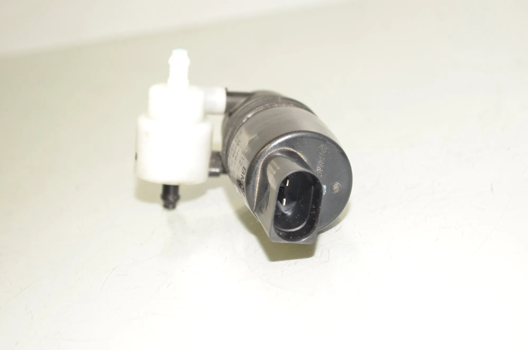 Washer Tank Motor – OEM 7388349 · BMW i3 (I01) s Electric 2022 – 3