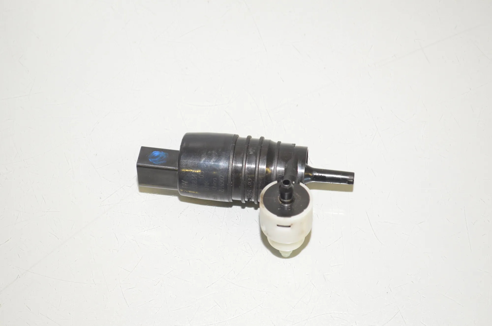 Washer Tank Motor – OEM 7388349 · BMW i3 (I01) s Electric 2022
