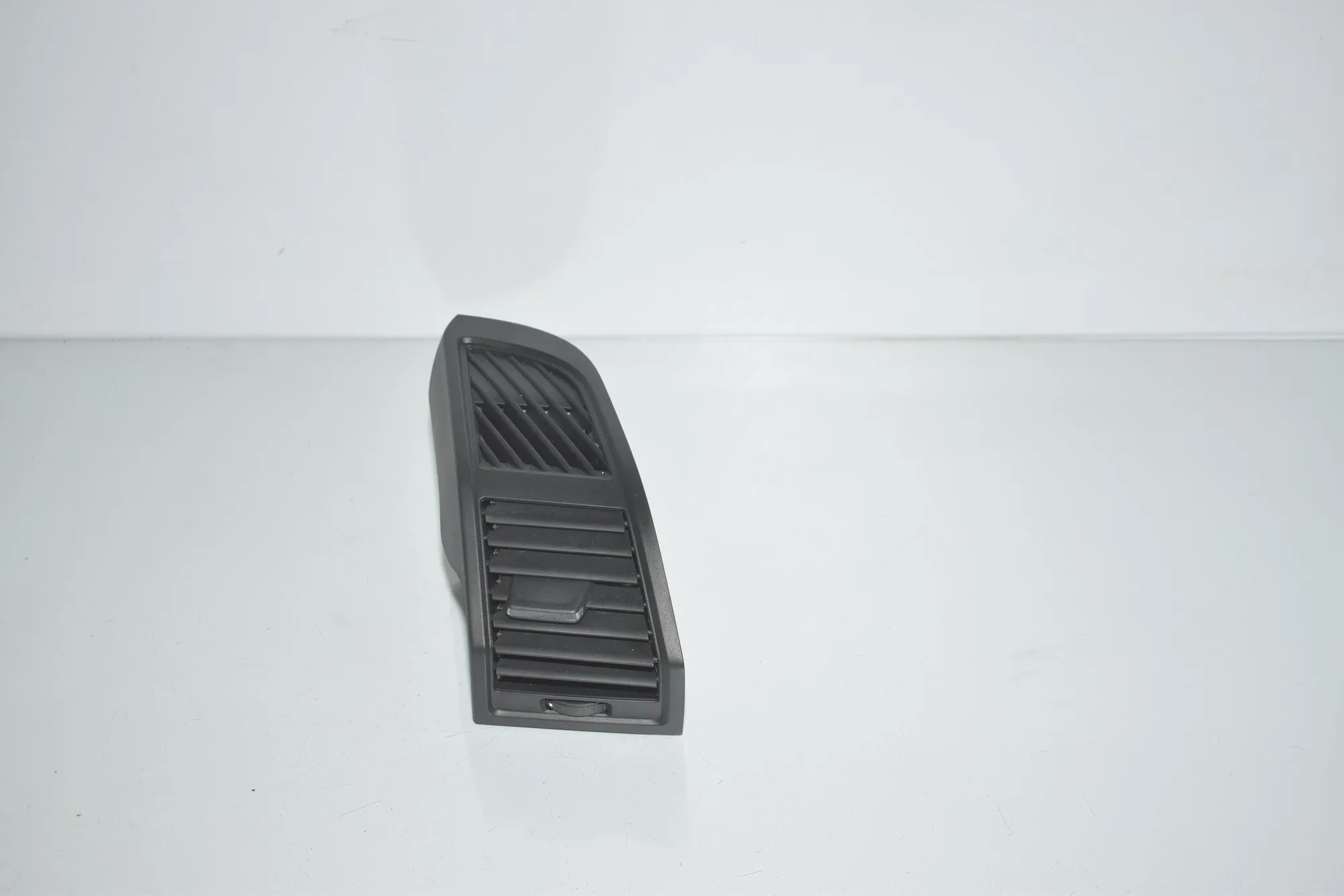 Dashboard Air Vents – OEM 9283003 · BMW i3 (I01) s Electric 2022
