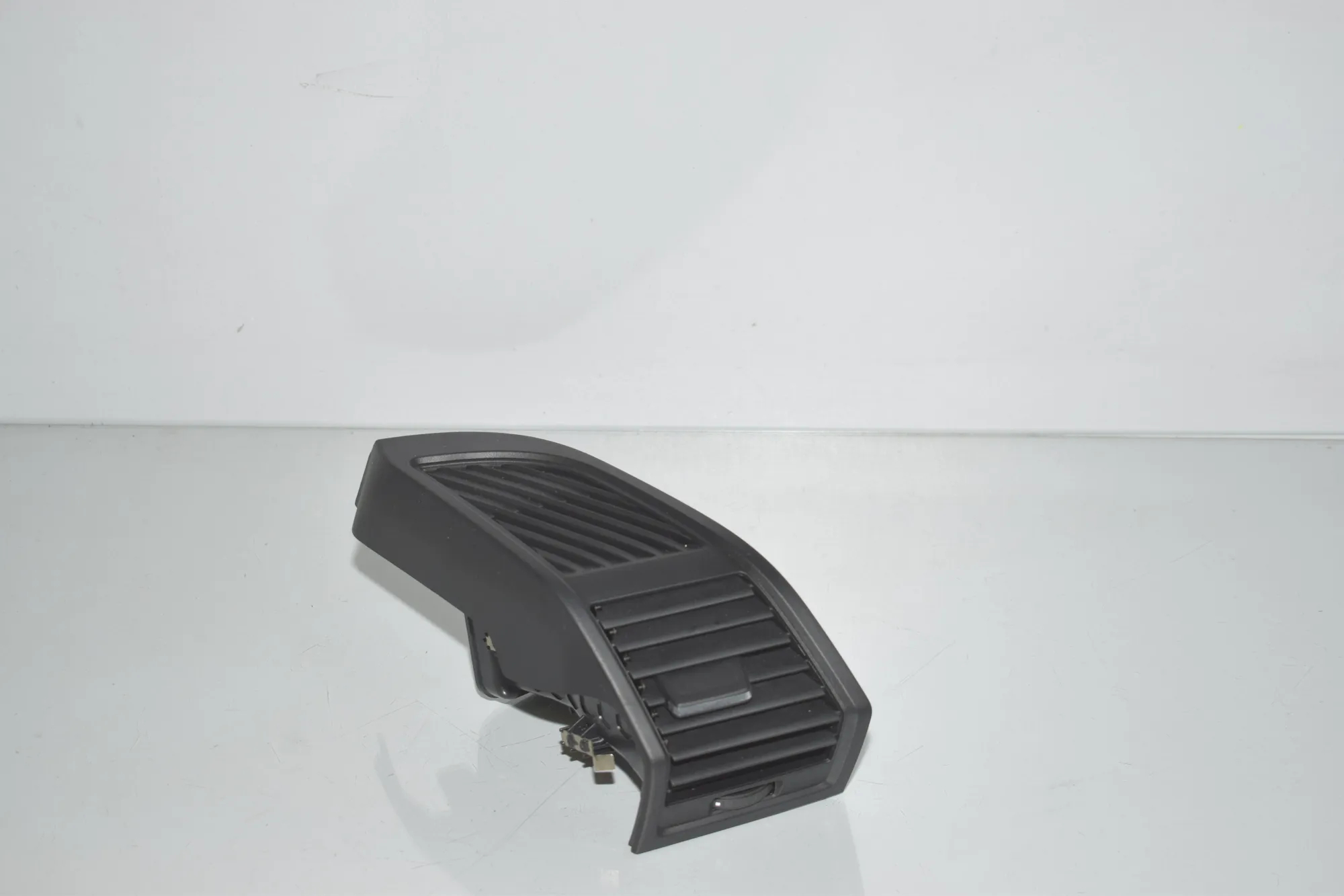 Dashboard Air Vents – OEM 9283003 · BMW i3 (I01) s Electric 2022 – 2