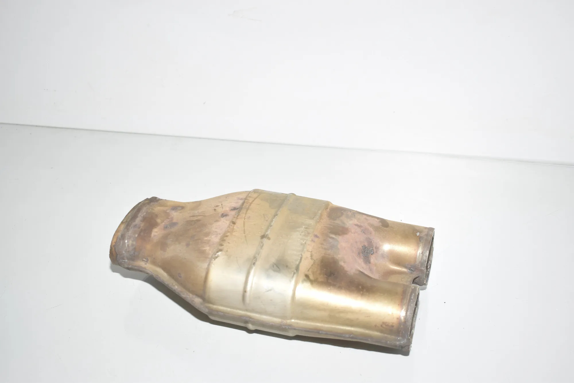 Muffler Exhaust Tank – OEM 8517667 · BMW 5 Touring (F11) 530 d 2012 – 2