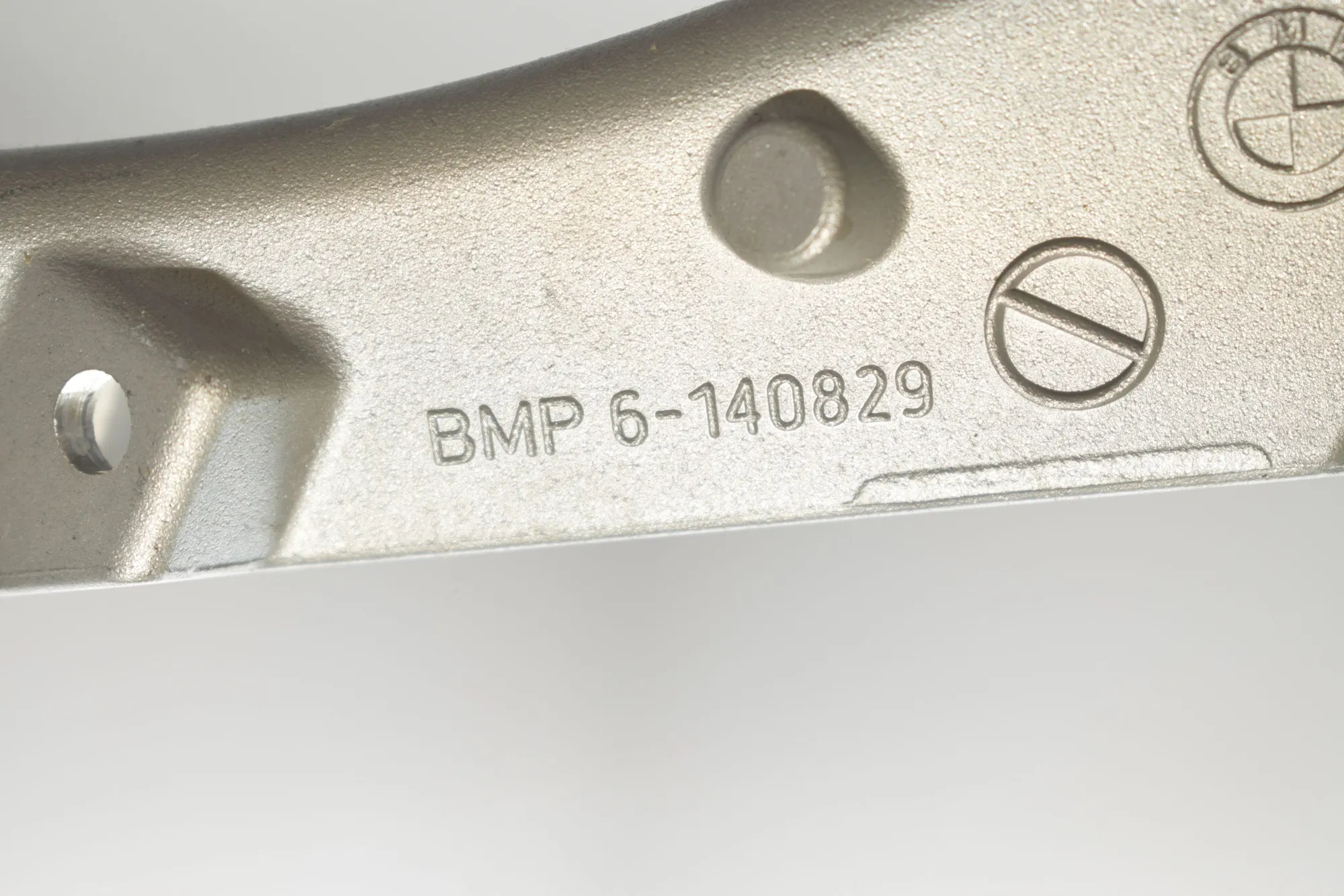 Other Body Parts – OEM 6140829 · BMW 5 Touring (F11) 530 d 2012 – 5