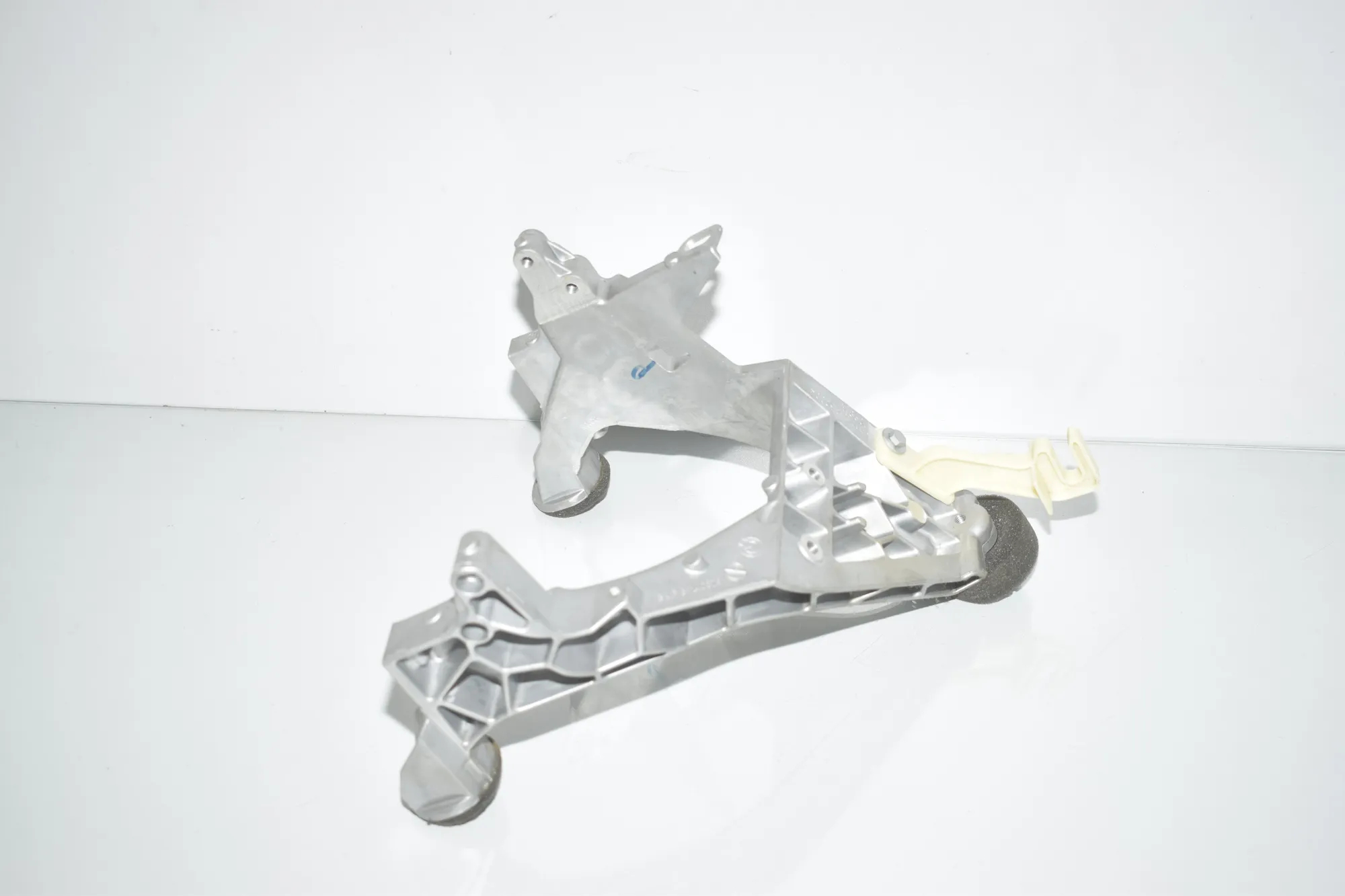 Other Body Parts – OEM 6140829 · BMW 5 Touring (F11) 530 d 2012 – 2