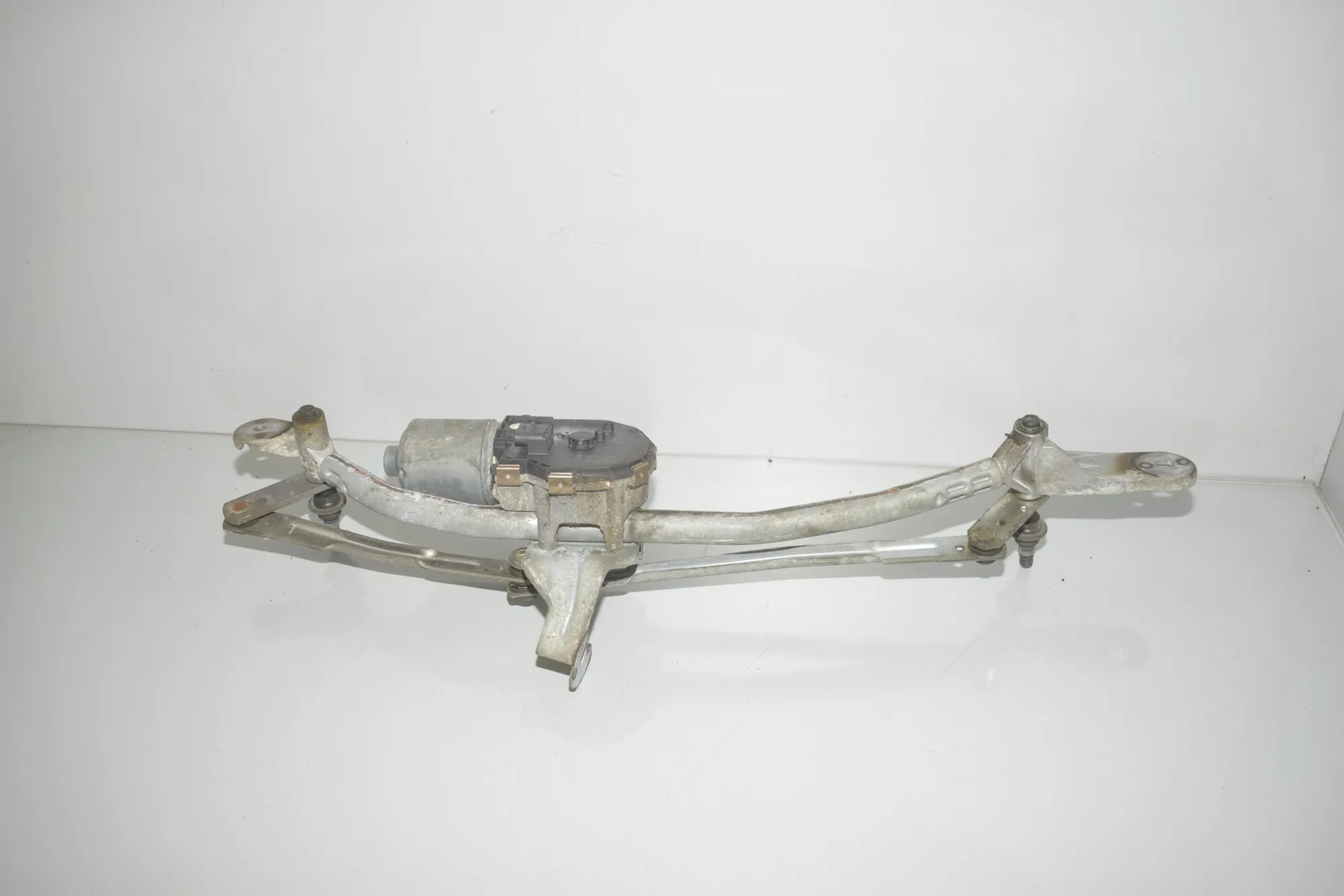 Front Windshield Wiper Mechanism – OEM 7306266 · BMW 5 Touring (F11) 530 d 2012 – 3