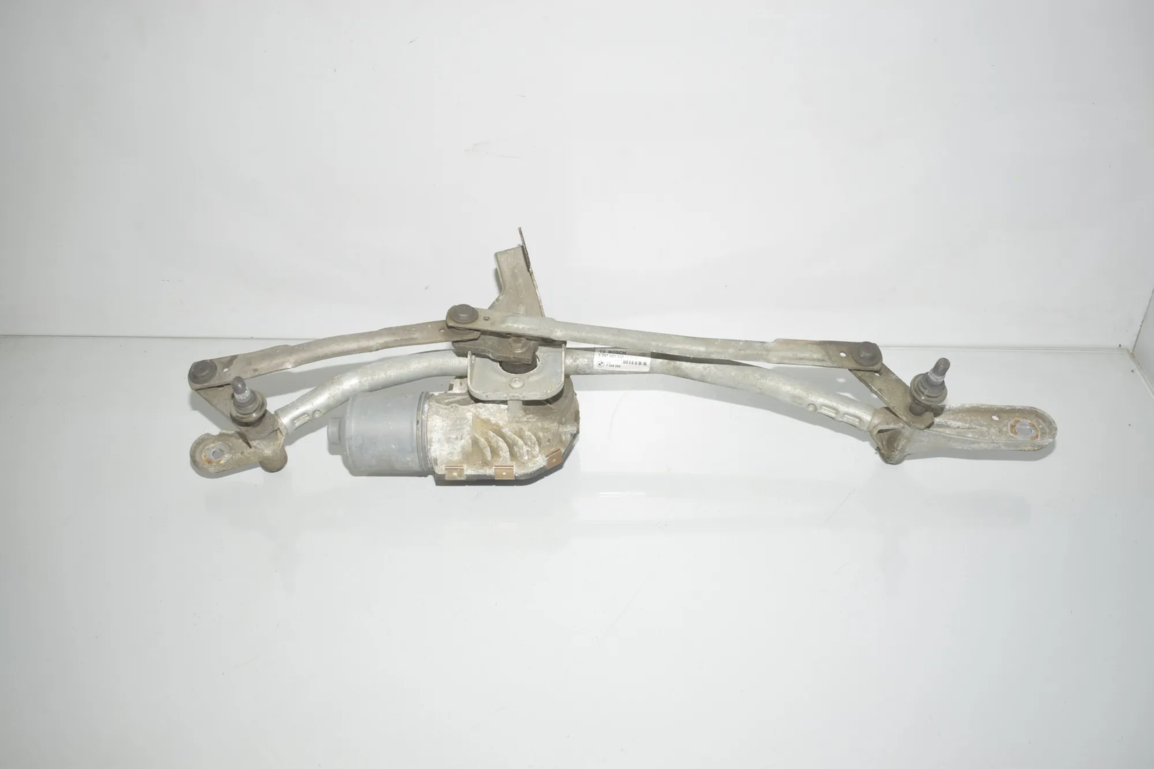Front Windshield Wiper Mechanism – OEM 7306266 · BMW 5 Touring (F11) 530 d 2012