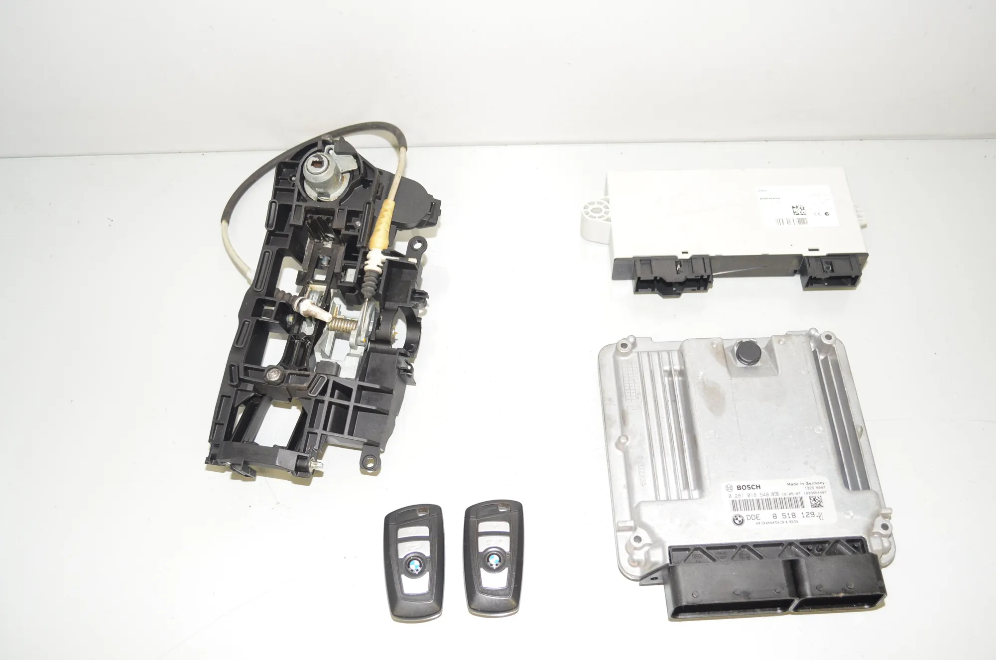 Engine Ignition ECU Set – OEM 8518129 · BMW 5 Touring (F11) 530 d 2012