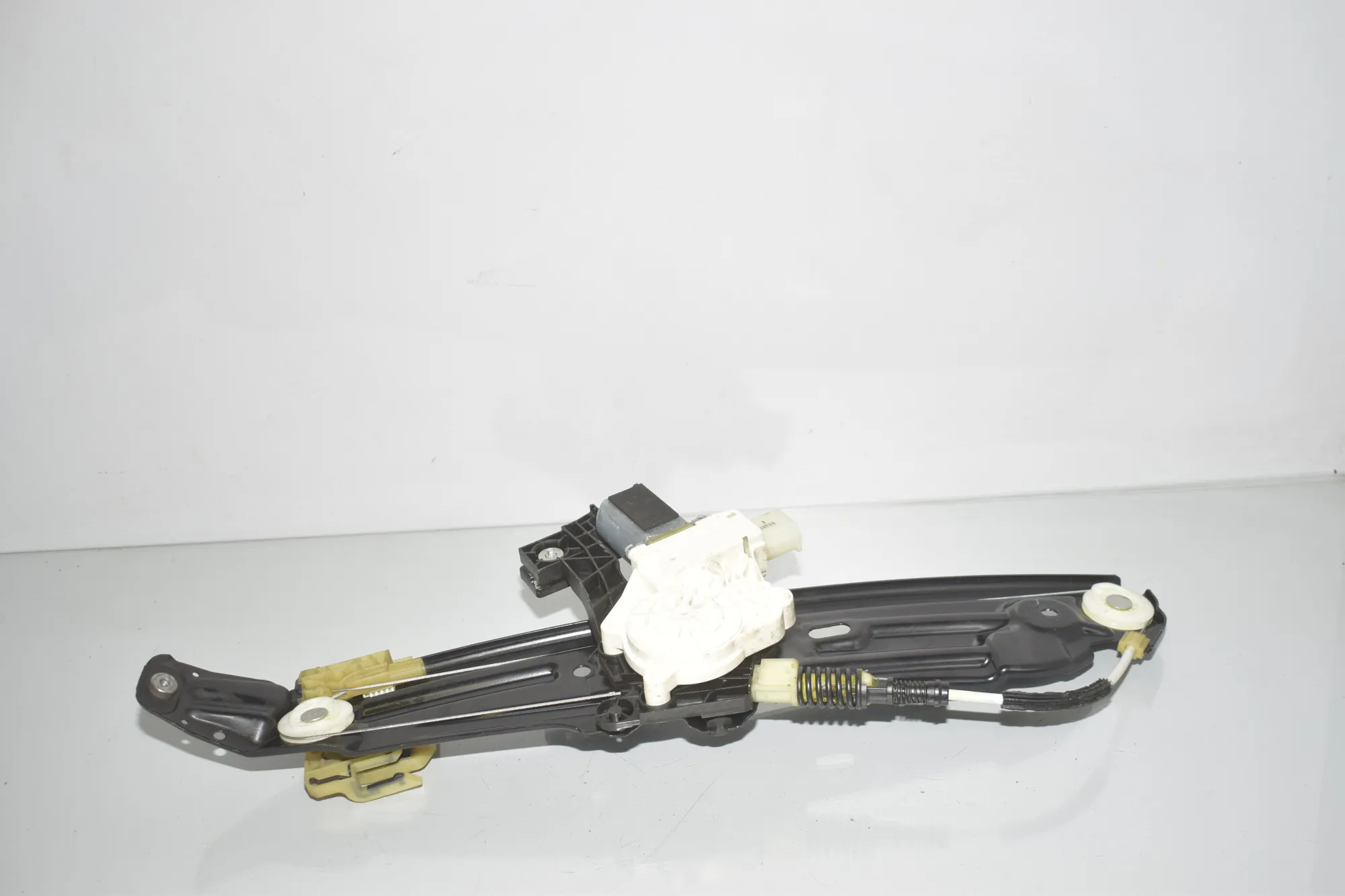 Rear Right Door Window Regulator – OEM 7208018 · BMW 5 Touring (F11) 530 d 2012 – 4