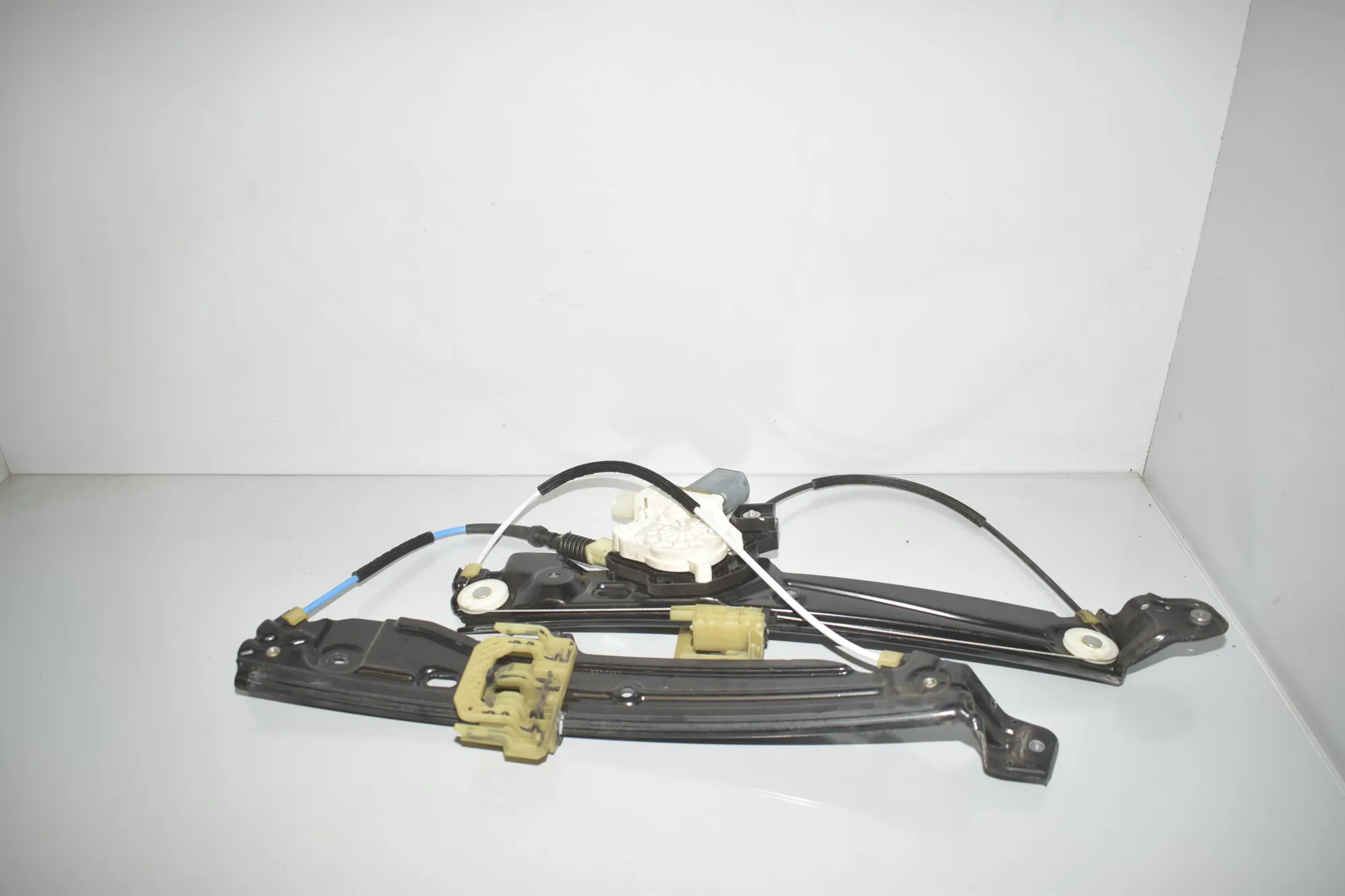 Front Left Door Window Regulator – OEM 7231888 · BMW 5 Touring (F11) 530 d 2012 – 2