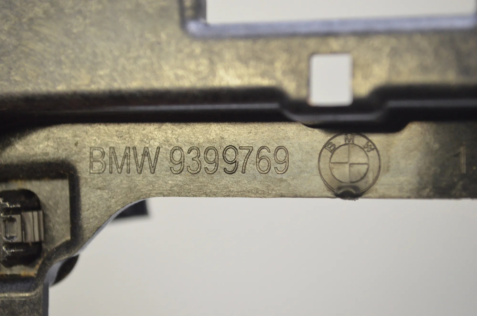 Bracket – OEM 9399769 · BMW X5 (G05) (2018 - -) xDrive M 50 d 2019 – 5