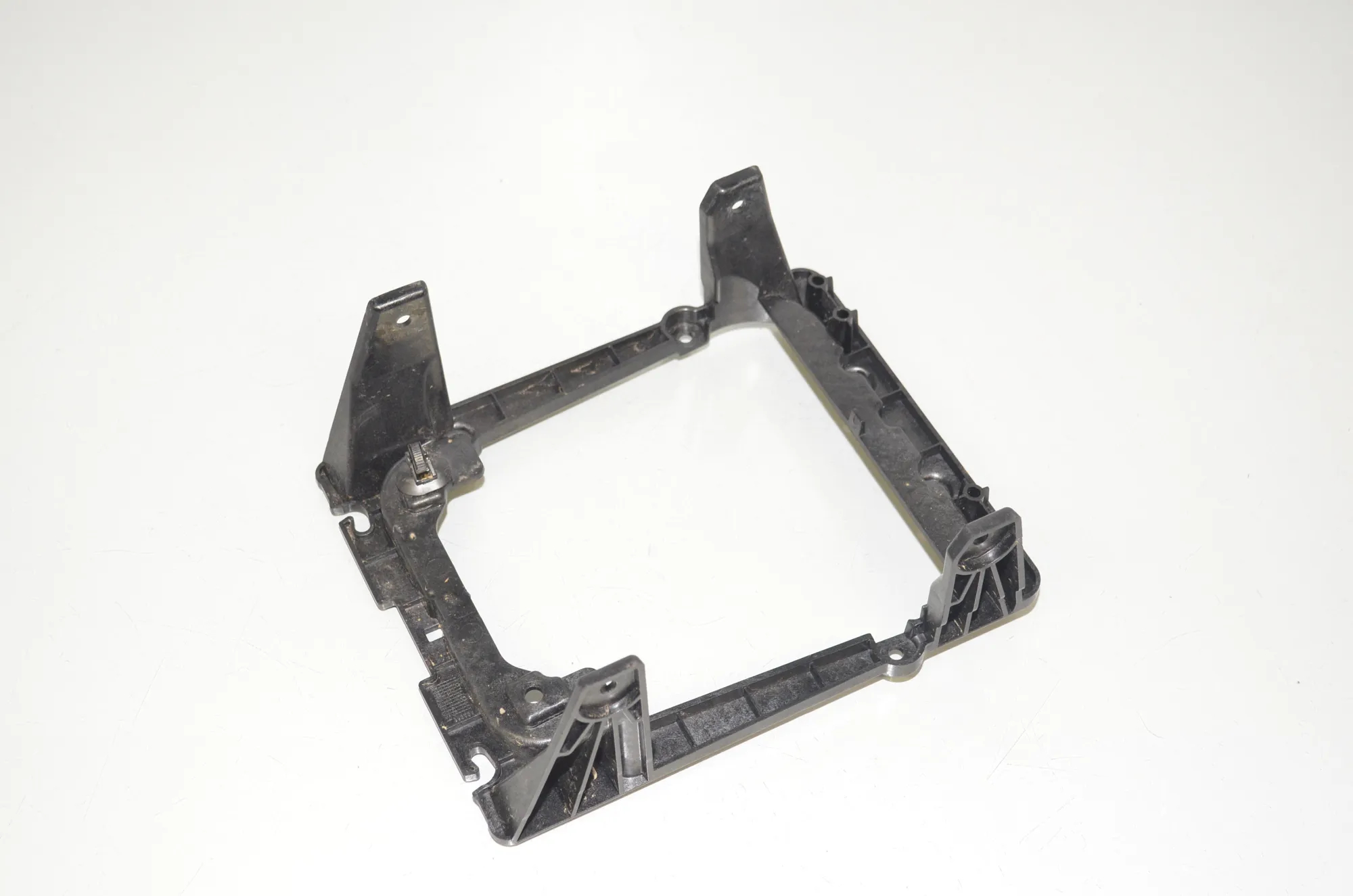 Bracket – OEM 9399769 · BMW X5 (G05) (2018 - -) xDrive M 50 d 2019 – 4