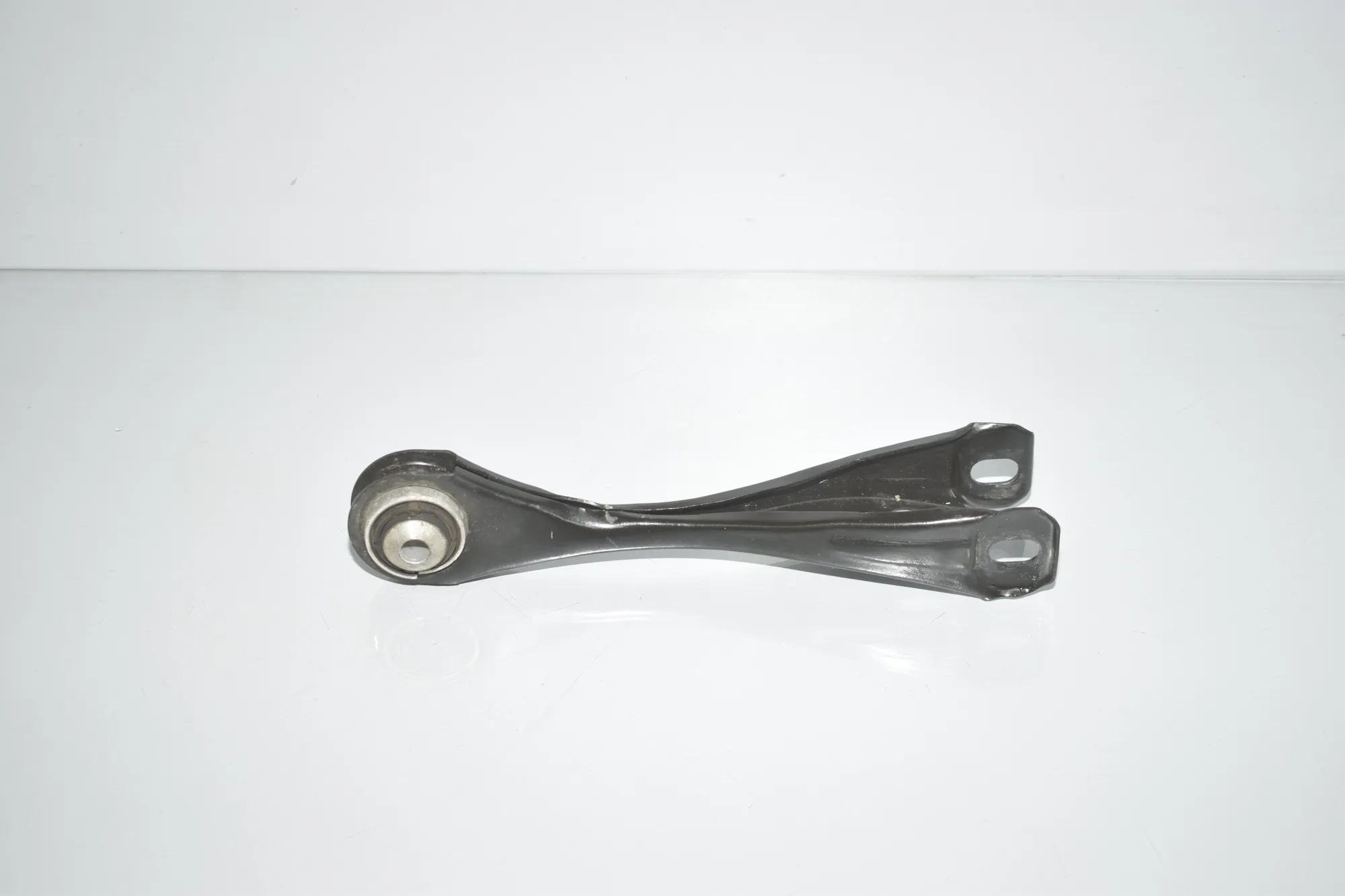 Rear Left Control Arm – OEM 6852269 · BMW i3 (I01) s Electric 2022 – 3