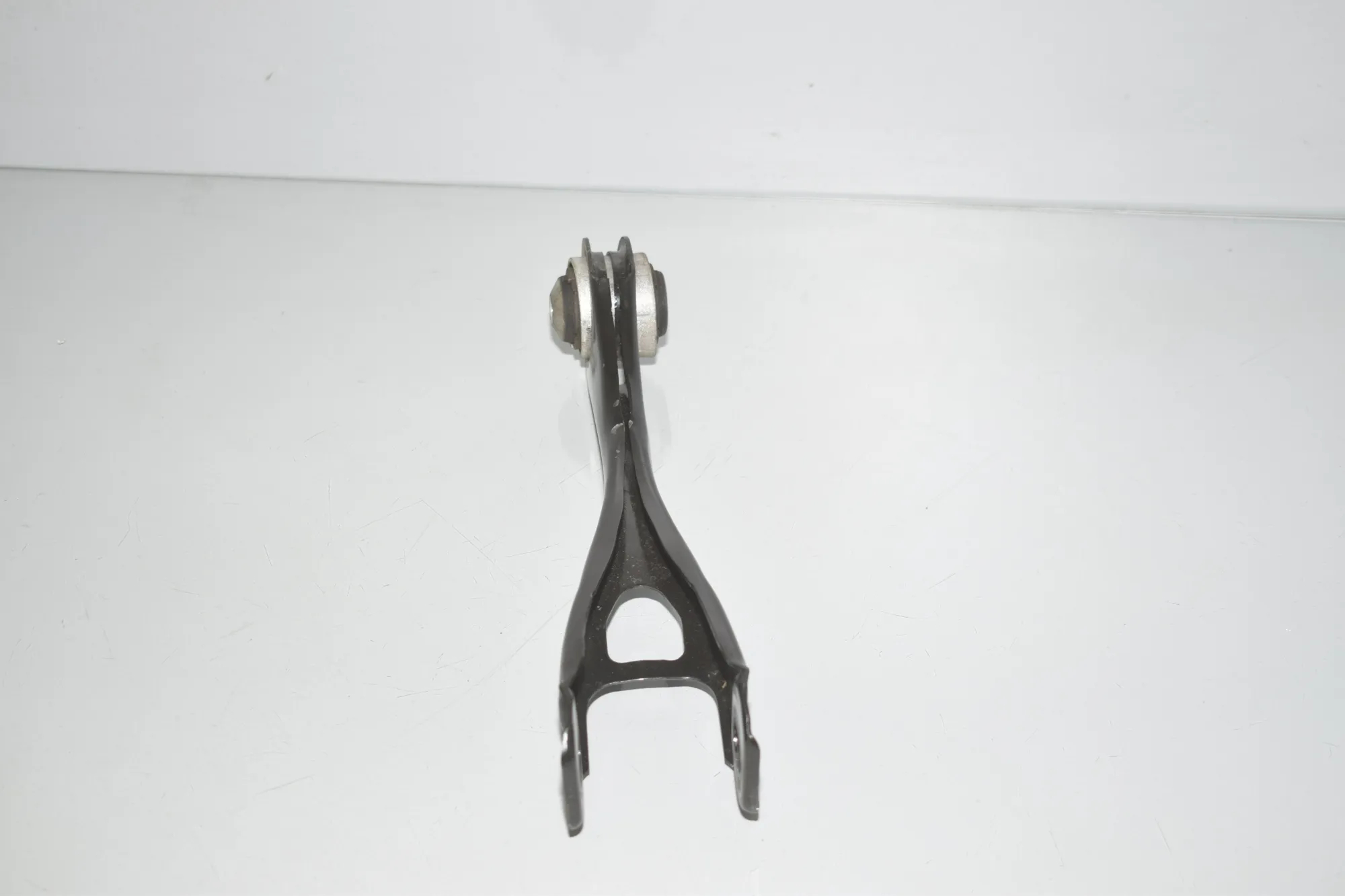 Rear Left Control Arm – OEM 6852269 · BMW i3 (I01) s Electric 2022 – 4