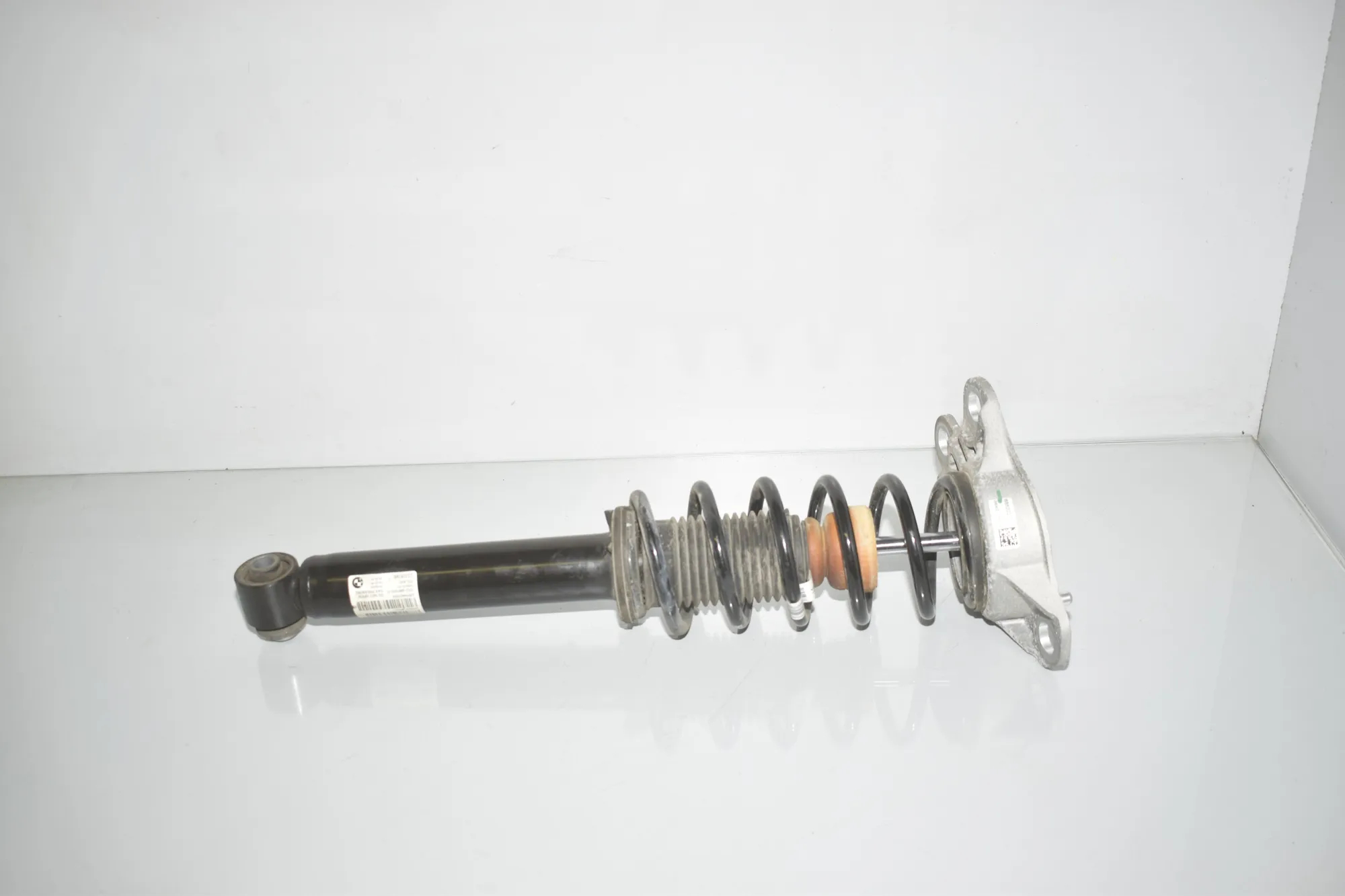 Rear Left Shock Absorber – OEM 6887655 · BMW i3 (I01) s Electric 2022 – 3