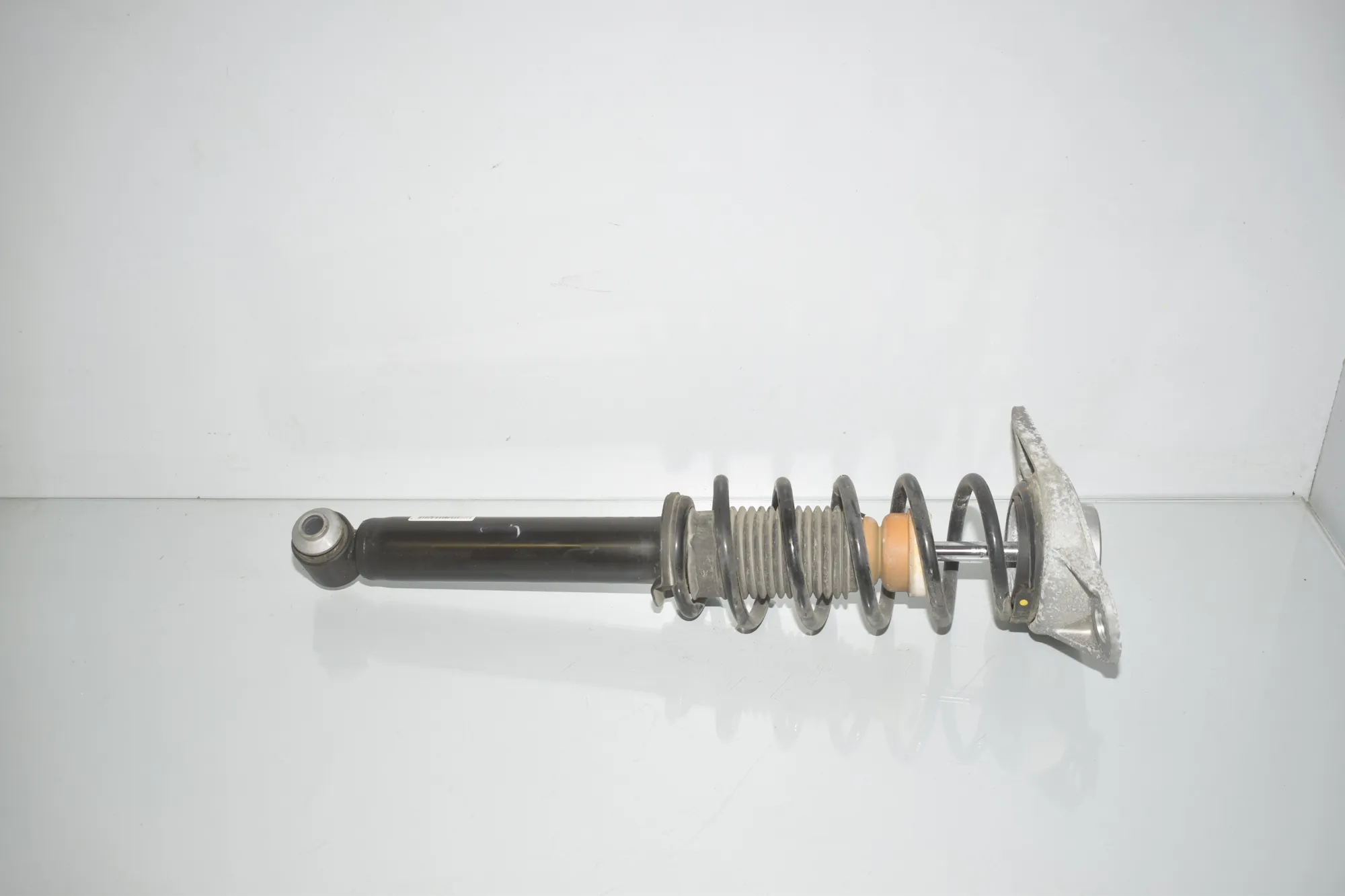 Rear Right Shock Absorber – OEM 6887655 · BMW i3 (I01) s Electric 2022
