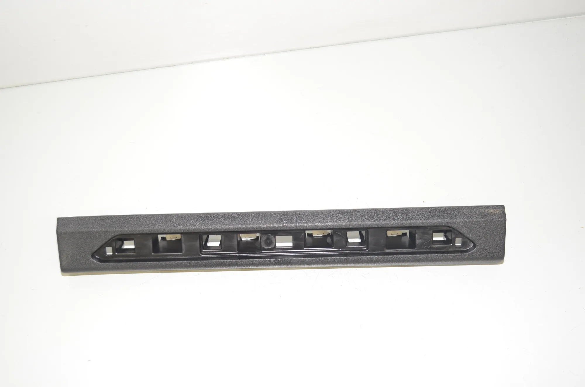 Front Left Sill Trim – OEM 7434239 · BMW X5 (G05) (2018 - -) xDrive M 50 d 2019 – 2