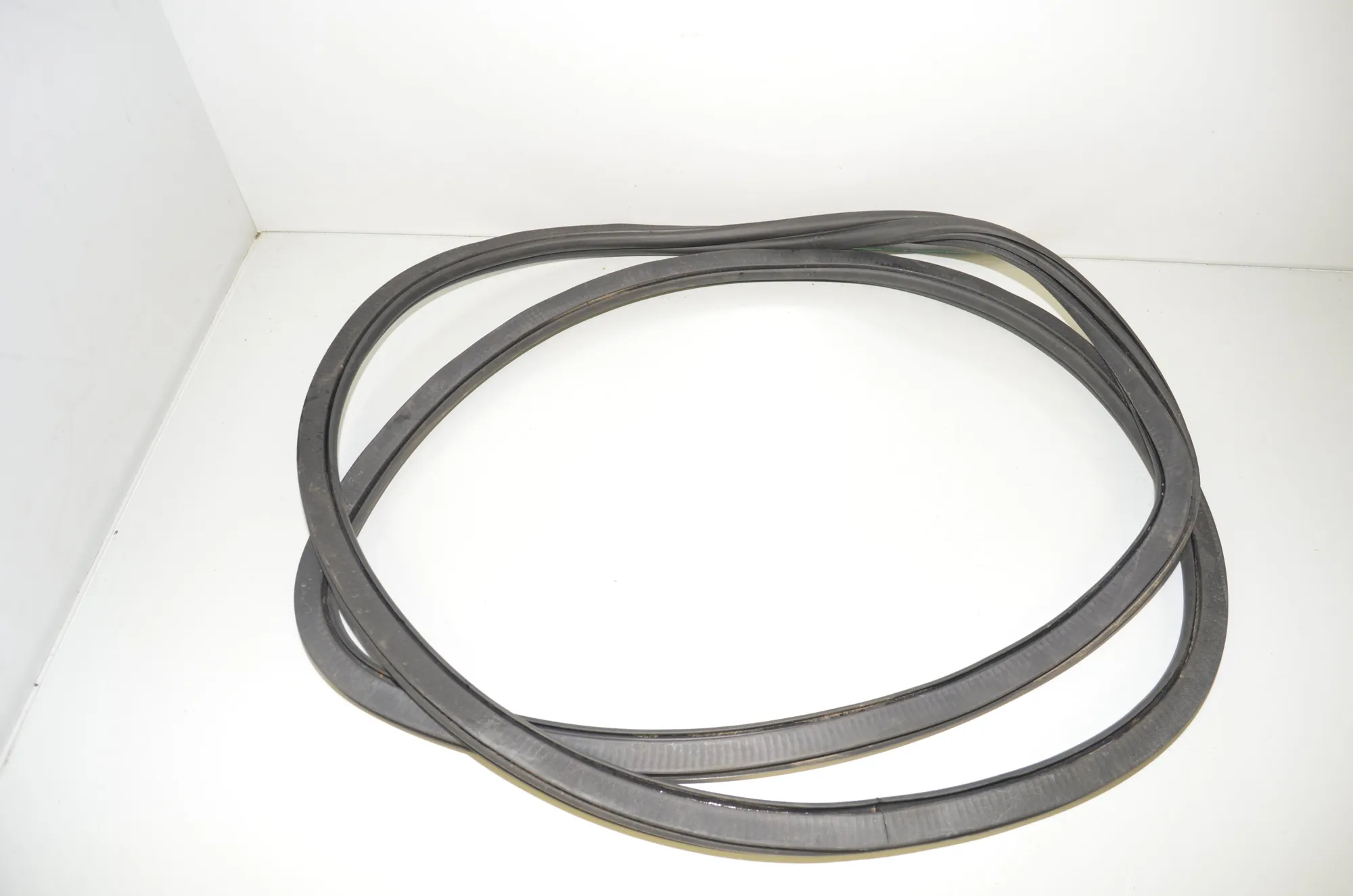 Rear Left Door Seal Rubber – OEM 9465543 · BMW X5 (G05) (2018 - -) xDrive M 50 d 2019 – 4