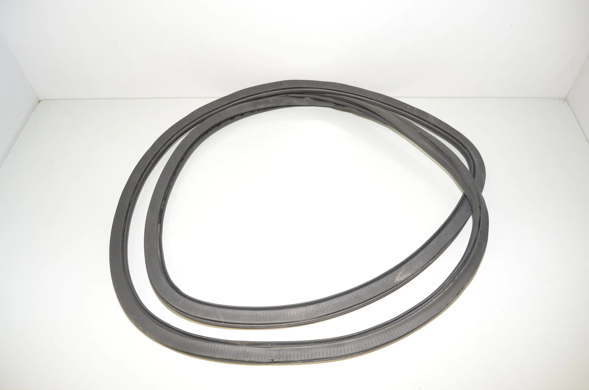 Rear Right Door Seal Rubber – OEM 9465543 · BMW X5 (G05) (2018 - -) xDrive M 50 d 2019 – 4