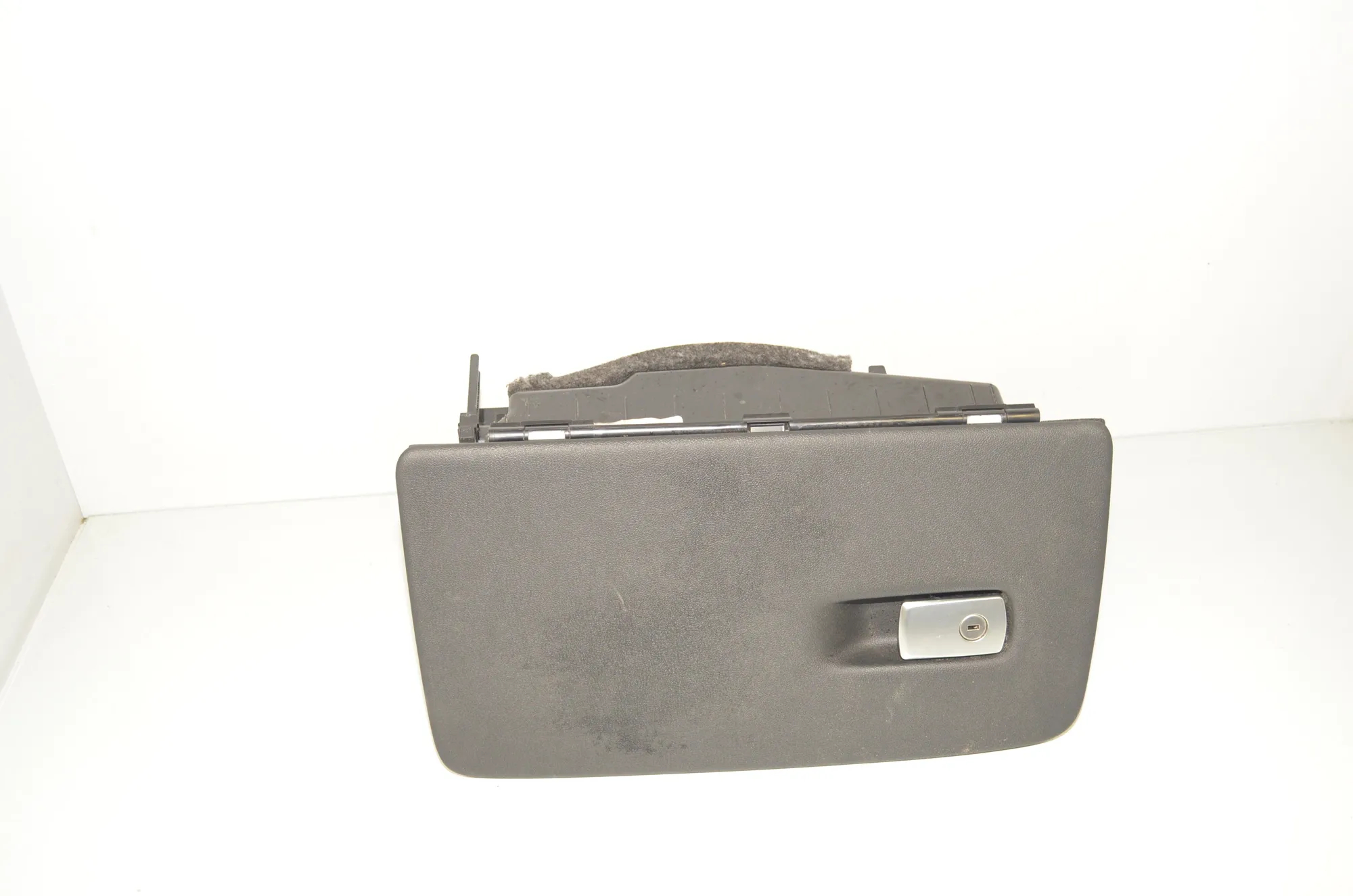 Glove Compartment – OEM 9472083 · BMW X5 (G05) (2018 - -) xDrive M 50 d 2019 – 5