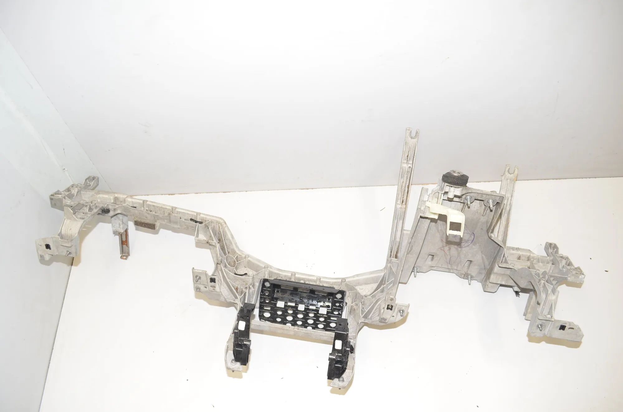 Dashboard Frame – OEM 9393782 · BMW X5 (G05) (2018 - -) xDrive M 50 d 2019 – 2