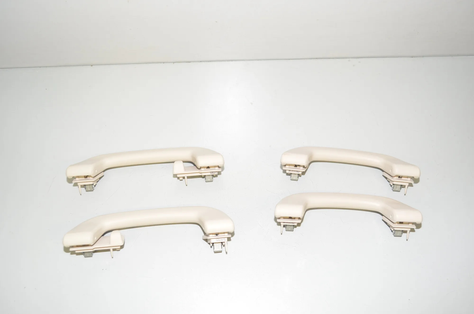 Interior Roof Handle Set · BMW 3 Touring (G21) BMW 3 Touring (G21) 330 e Plug-in-Hybrid 2020