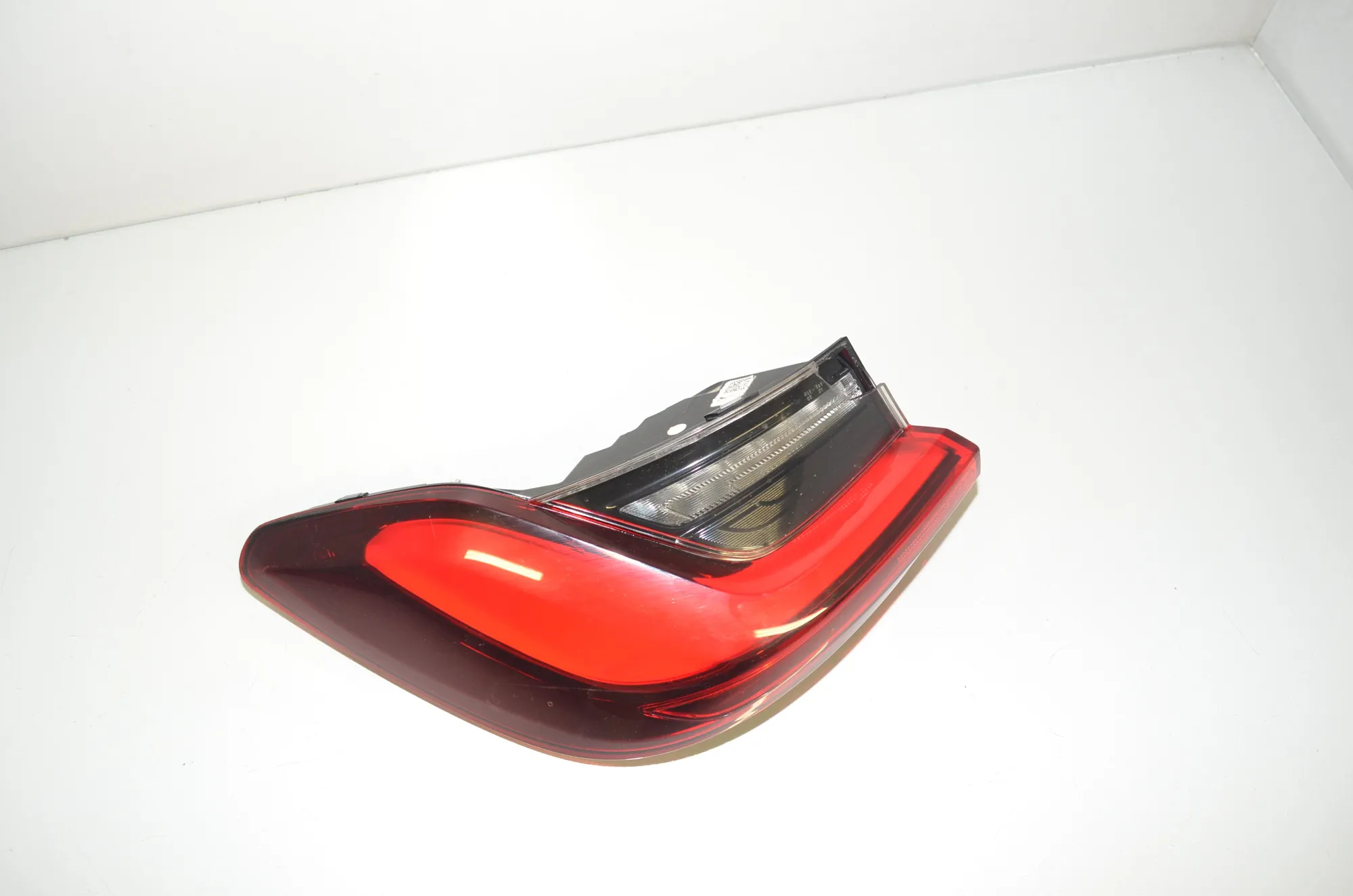 Rear Left Tail Light – OEM 5A3BC71 · BMW 3 Touring (G21) BMW 3 Touring (G21) 330 e Plug-in-Hybrid 2021 – 5