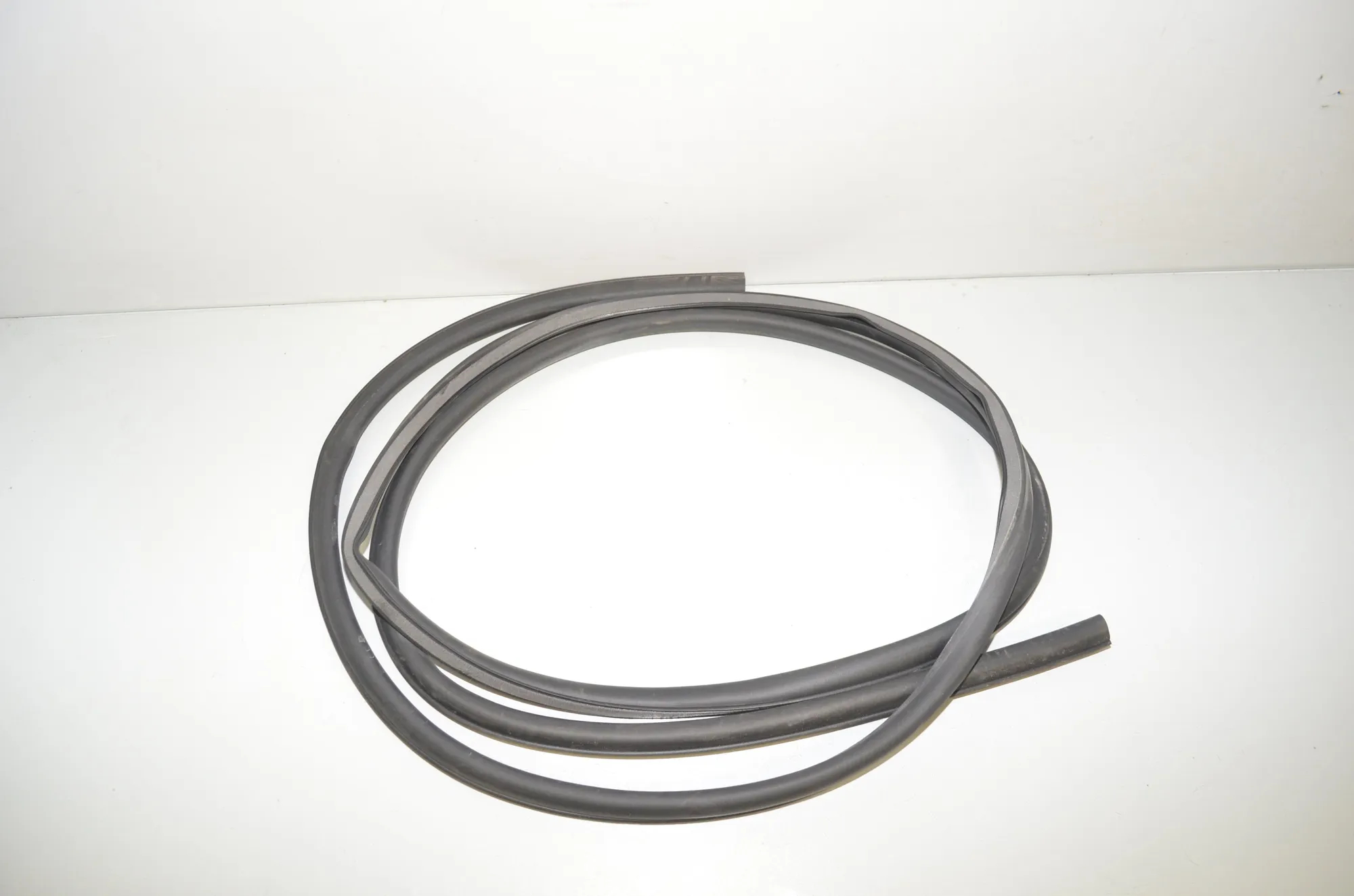 Front Left Door Seal Rubber – OEM 7387590 · BMW 7 (G11, G12) BMW 7 (G11, G12) 730 d, Ld 2016 – 2